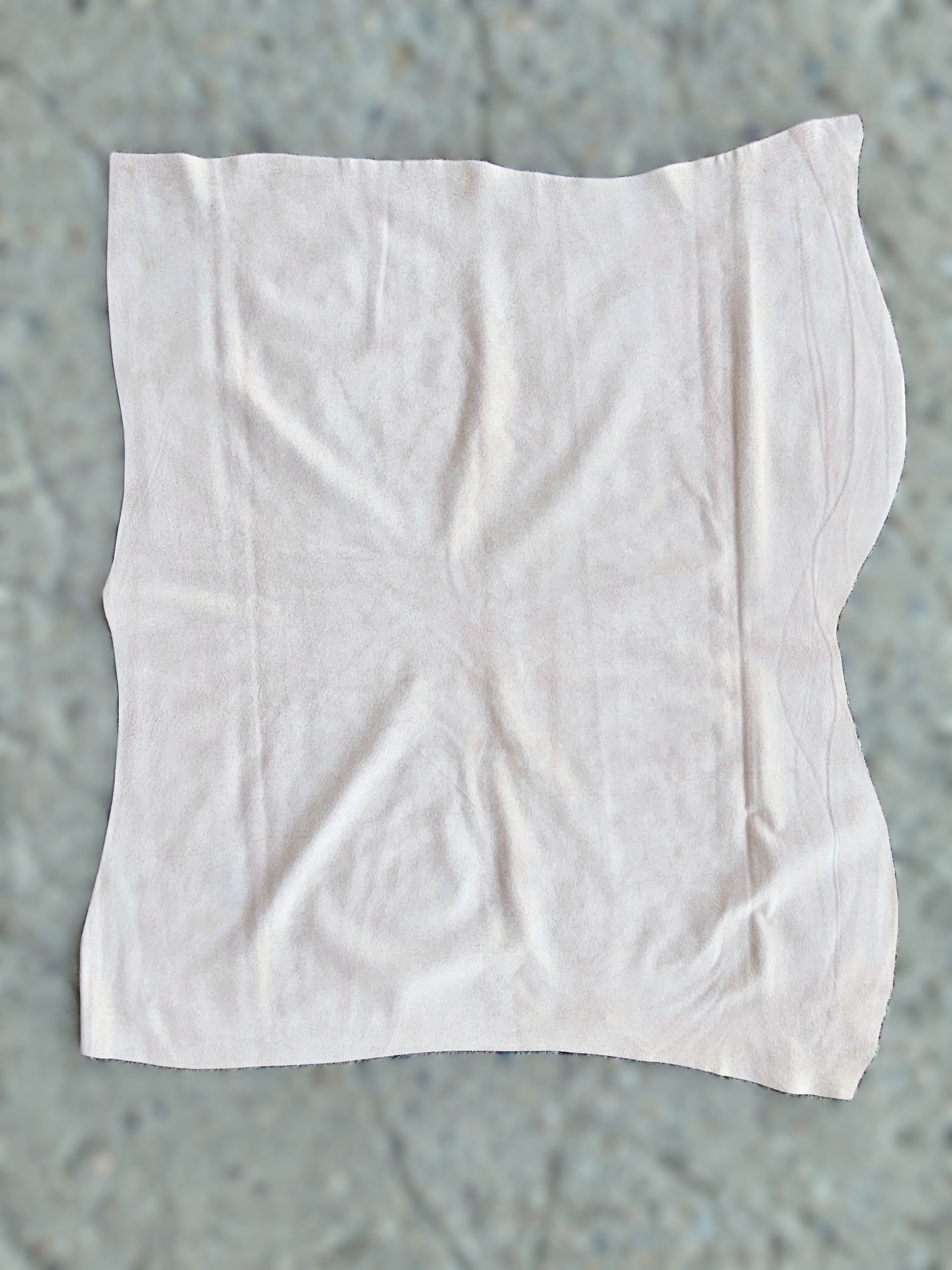 Přírodní velurová hovězí kůže gr. 0,6 mm