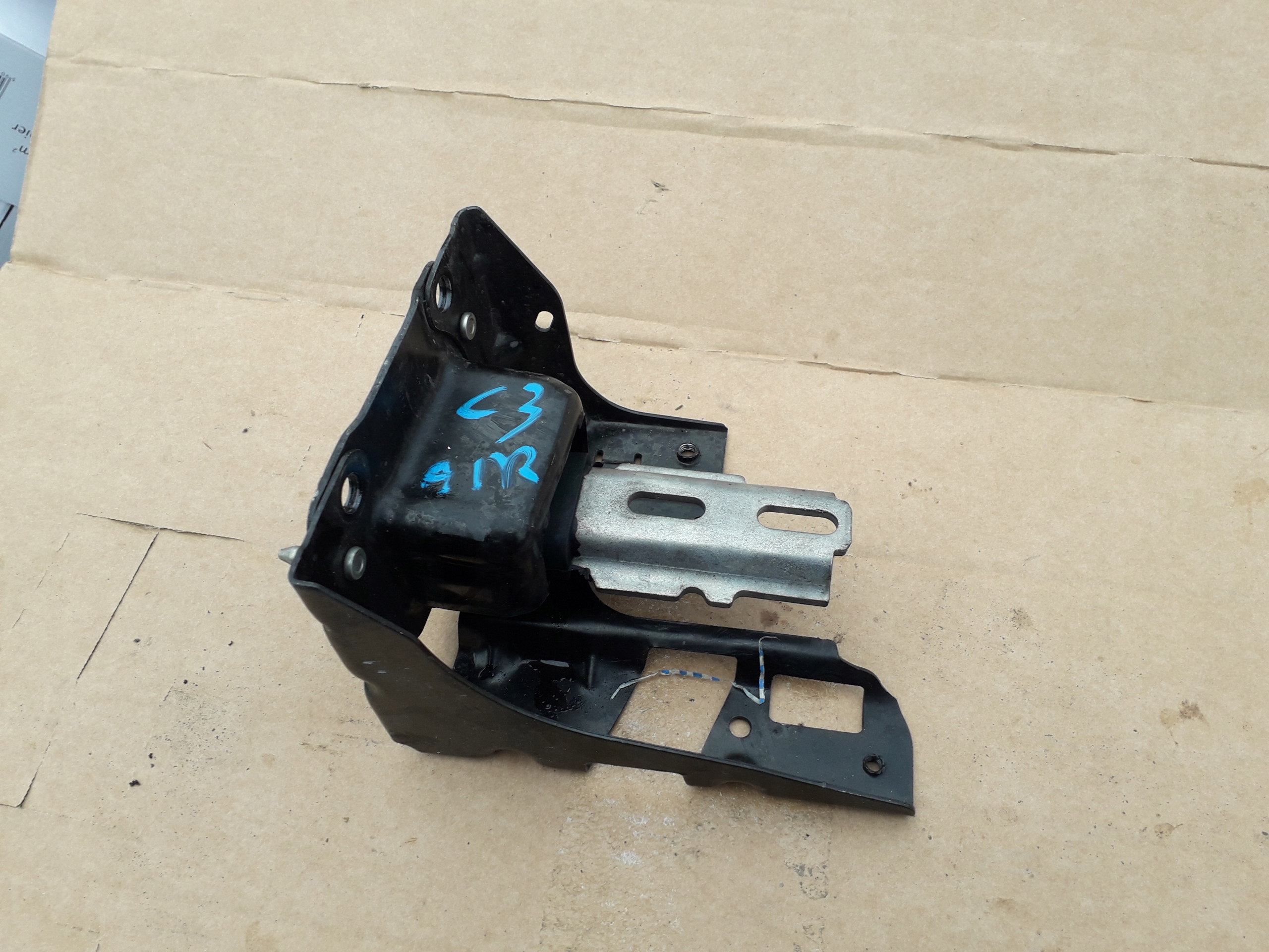 9824116780 - Лапа коробки CITROEN C3 AIRCROSS 18 - 1.2 VTI