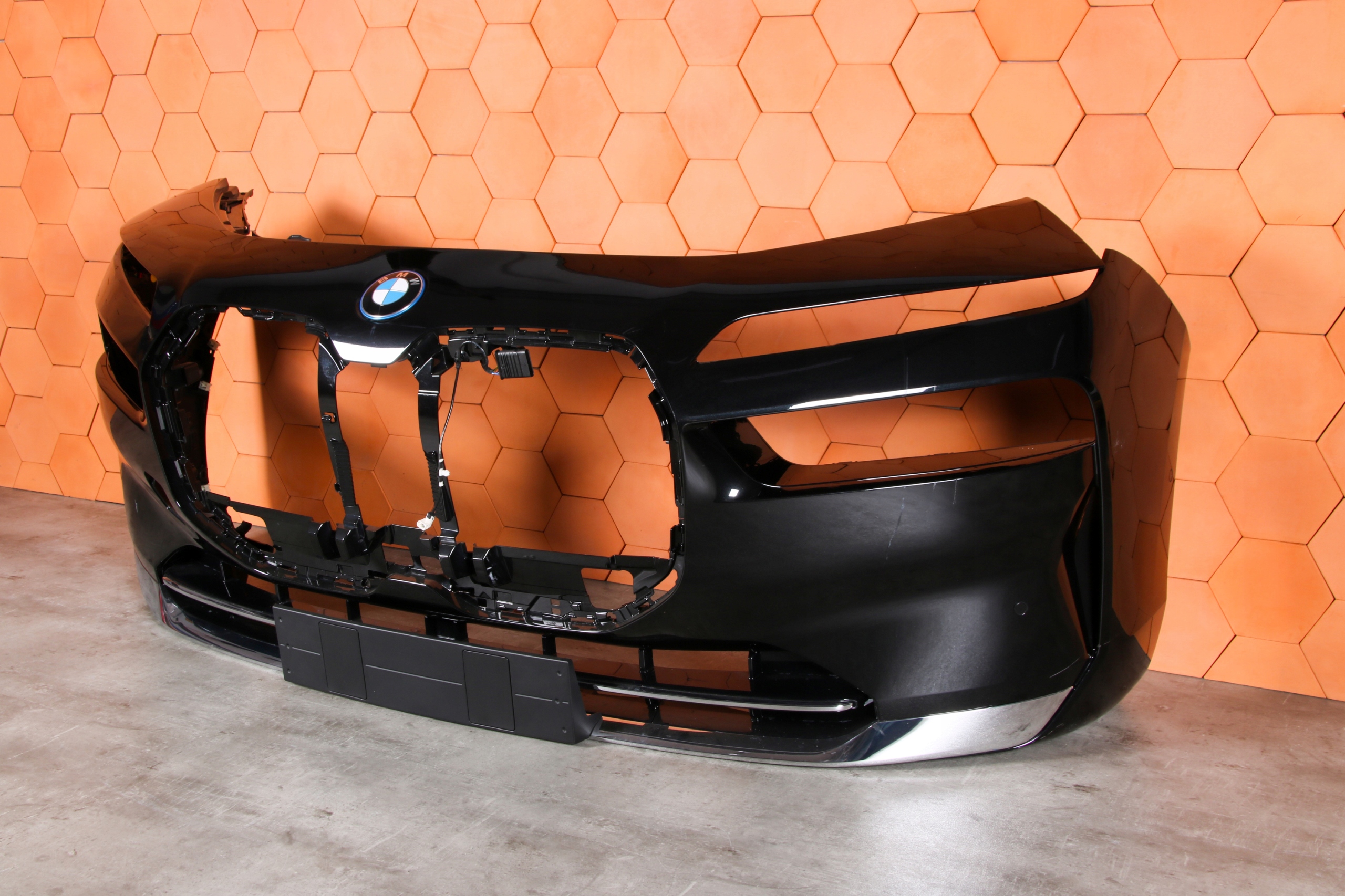 BMW 7 G70 i7 complete bumper front front colour 475 BLACK SAPPHIRE