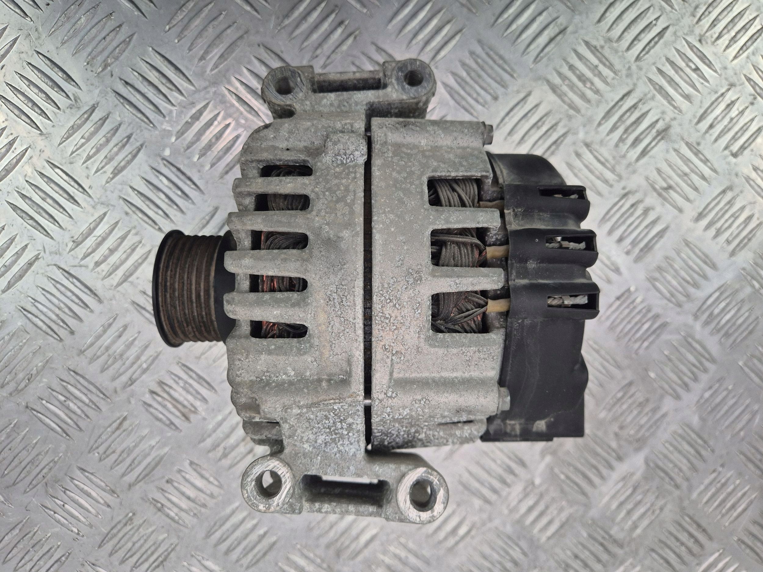 Mercedes C350 W204 3.5 Alternator A0141543302