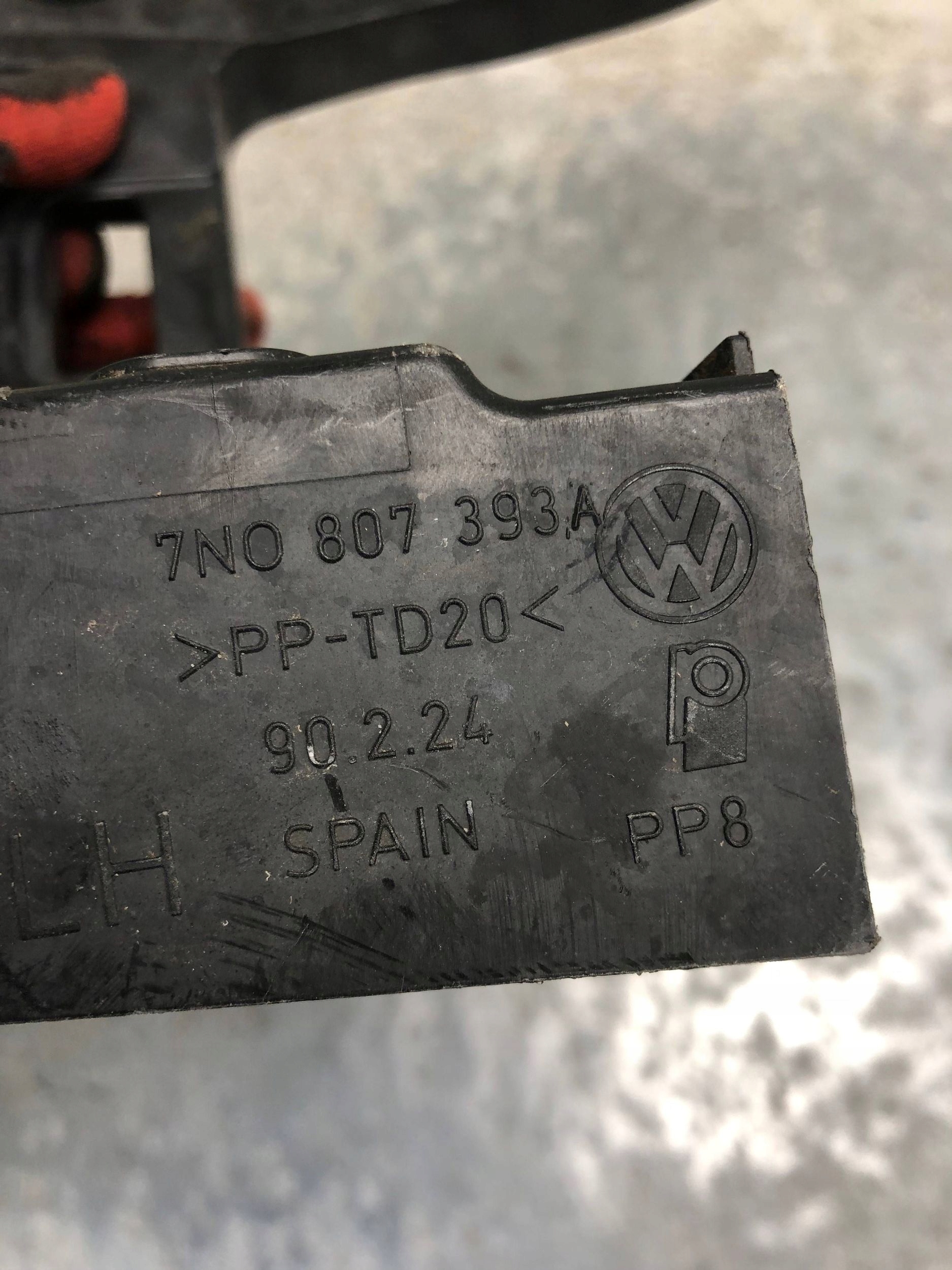 bumper bracket left rear part VW SHARAN 7N0807393A