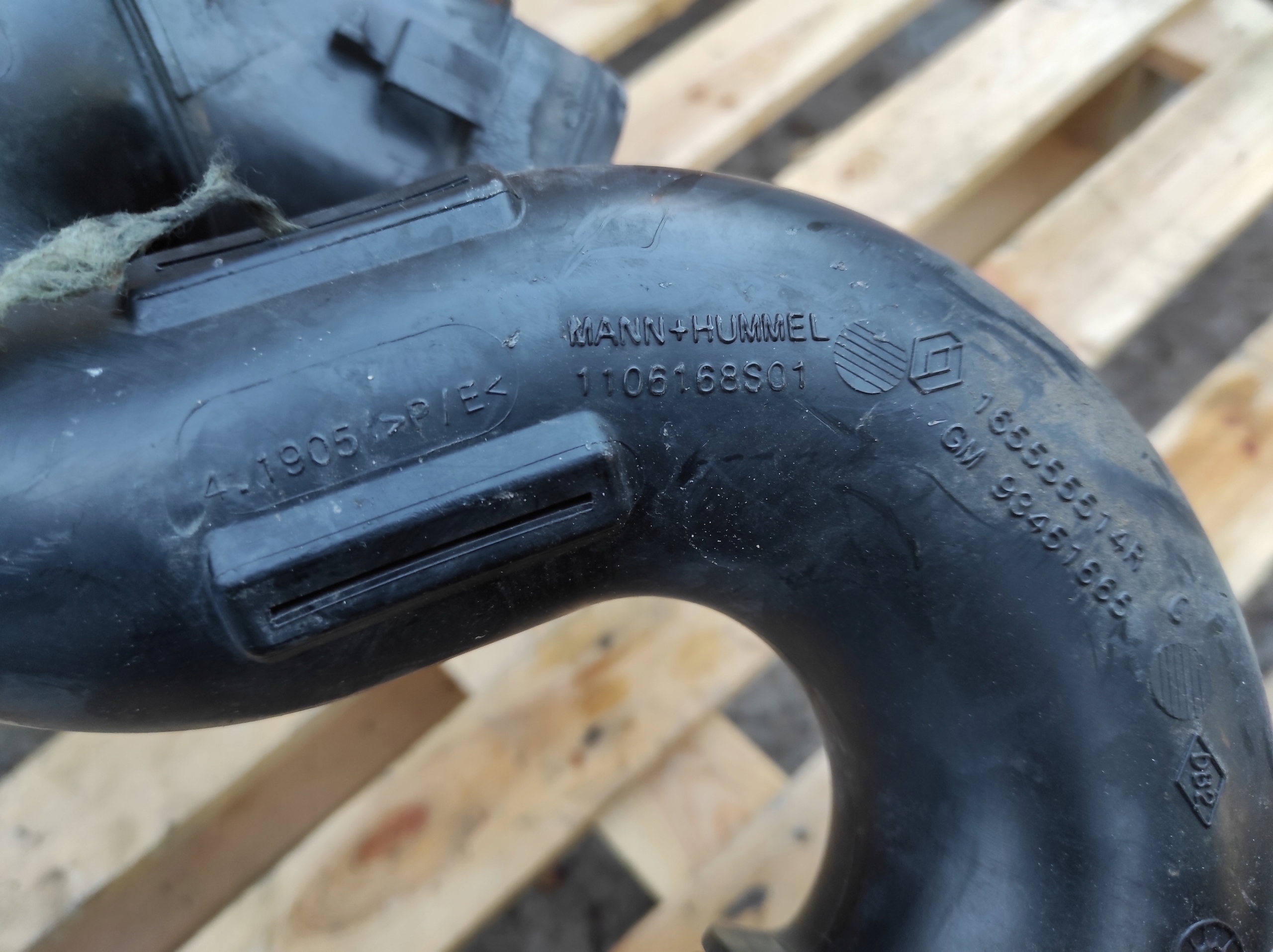 pipe air hose RENAULT TRAFIC III 1.6 DCI 165555514R