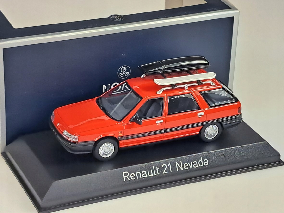 Norev Renault 21 Nevada 1989 Červená s příslušenstvím 1:43