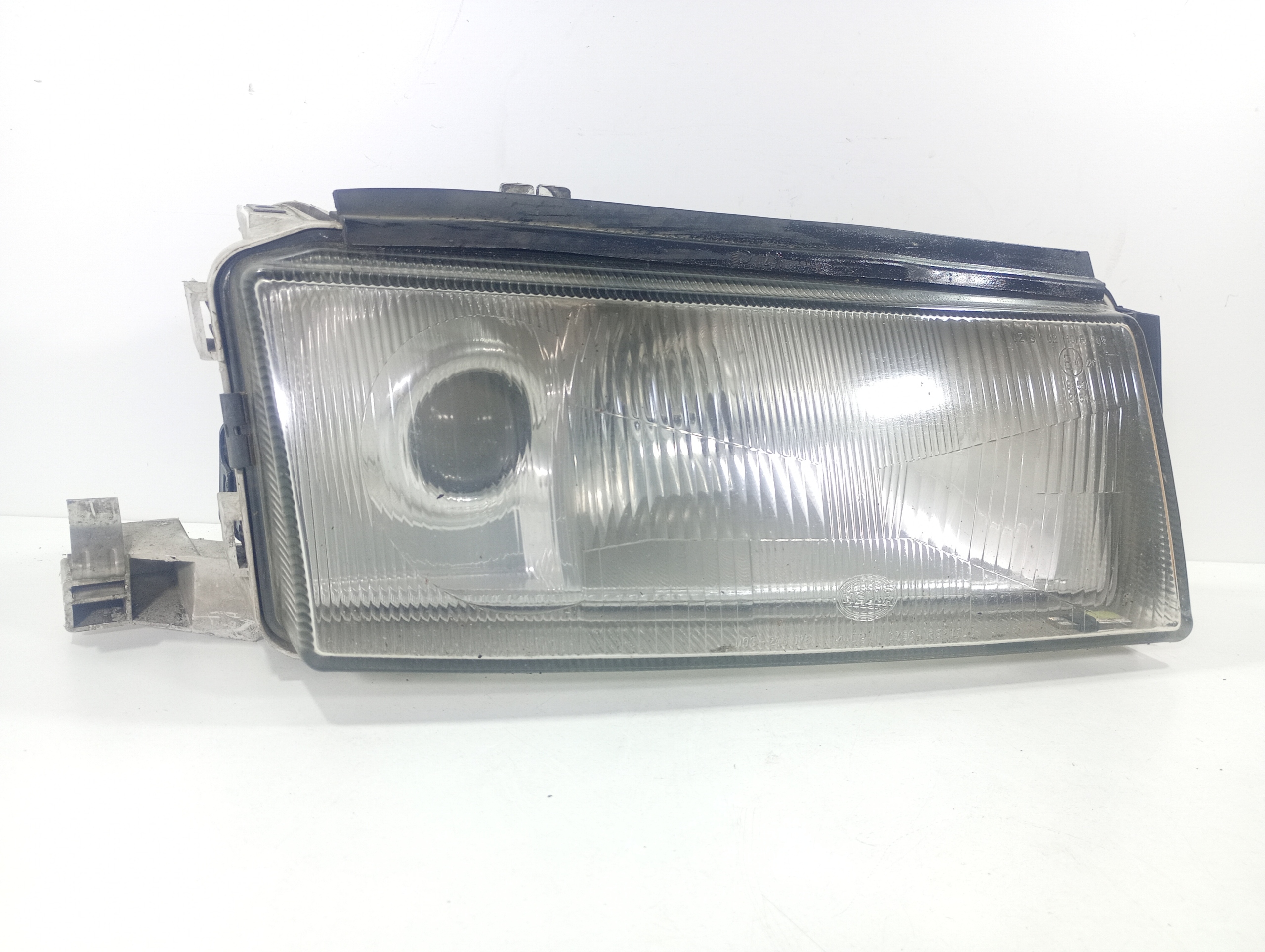 SKODA Octavia 1 95-10 REFLEKTOR right front HELLA OE 246086-00