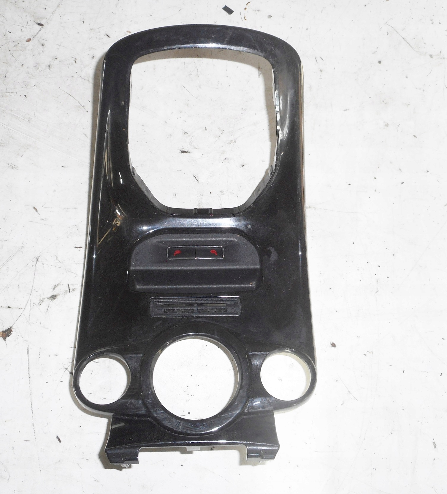 Ford Fiesta MK7 13r ramka osłona lewarka