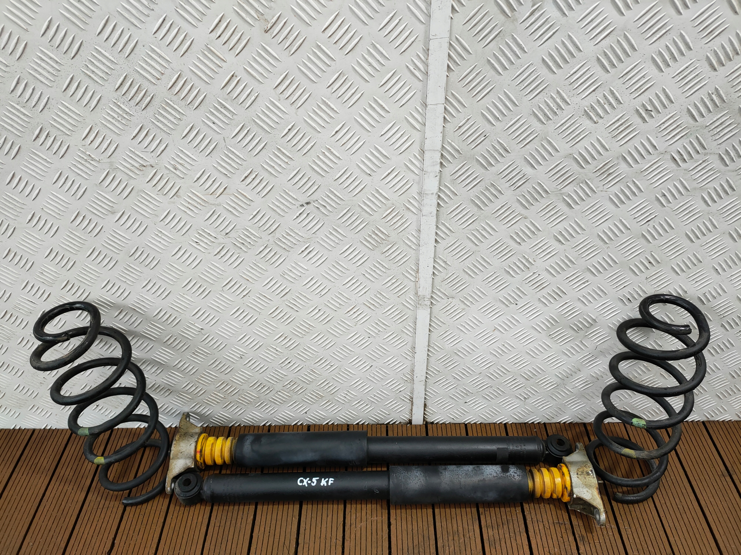 MAZDA CX-5 CX5 II KF 17-22 shock absorbers rear. right left + springs running board