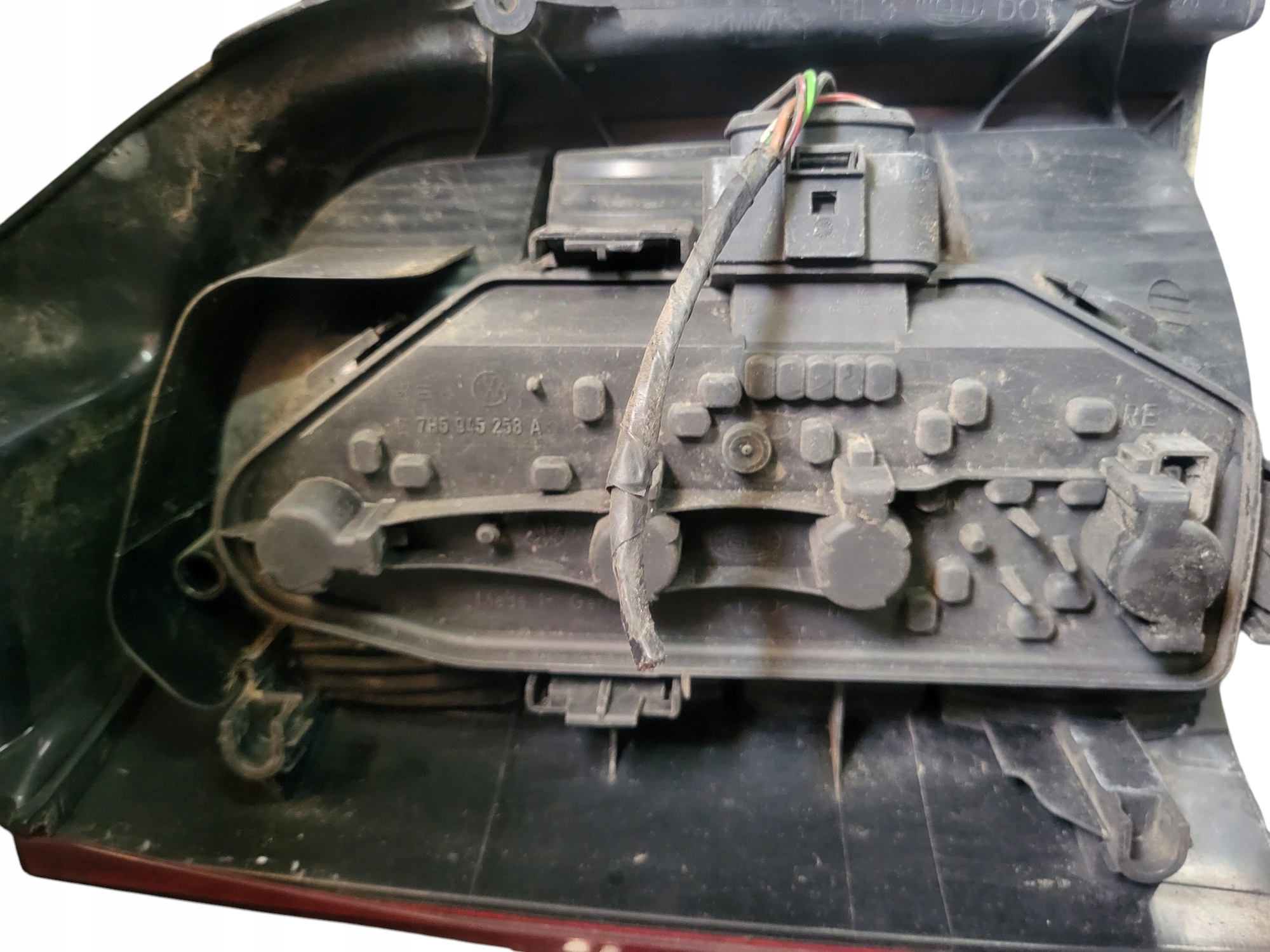 light housing right rear part VOLKSWAGEN T5 7H5945258A