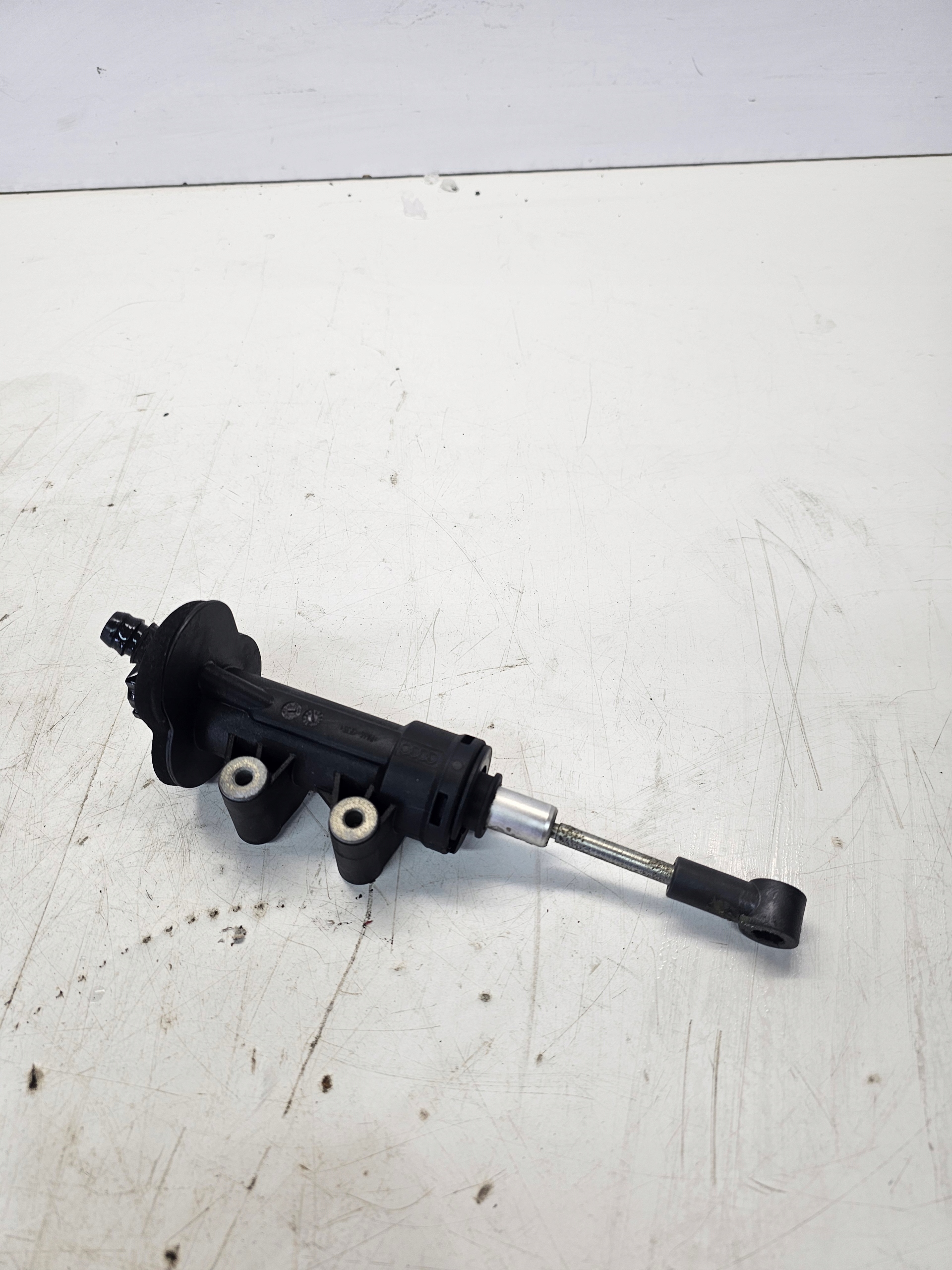 pumpa spojky AUDI A6 C6 4F0721401A