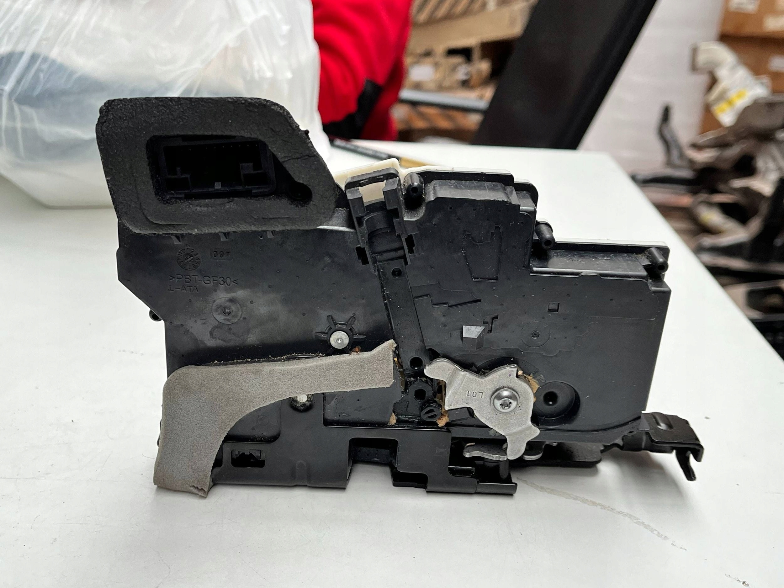 AUDI Q8 lock door left rear part 4K0839015S !J