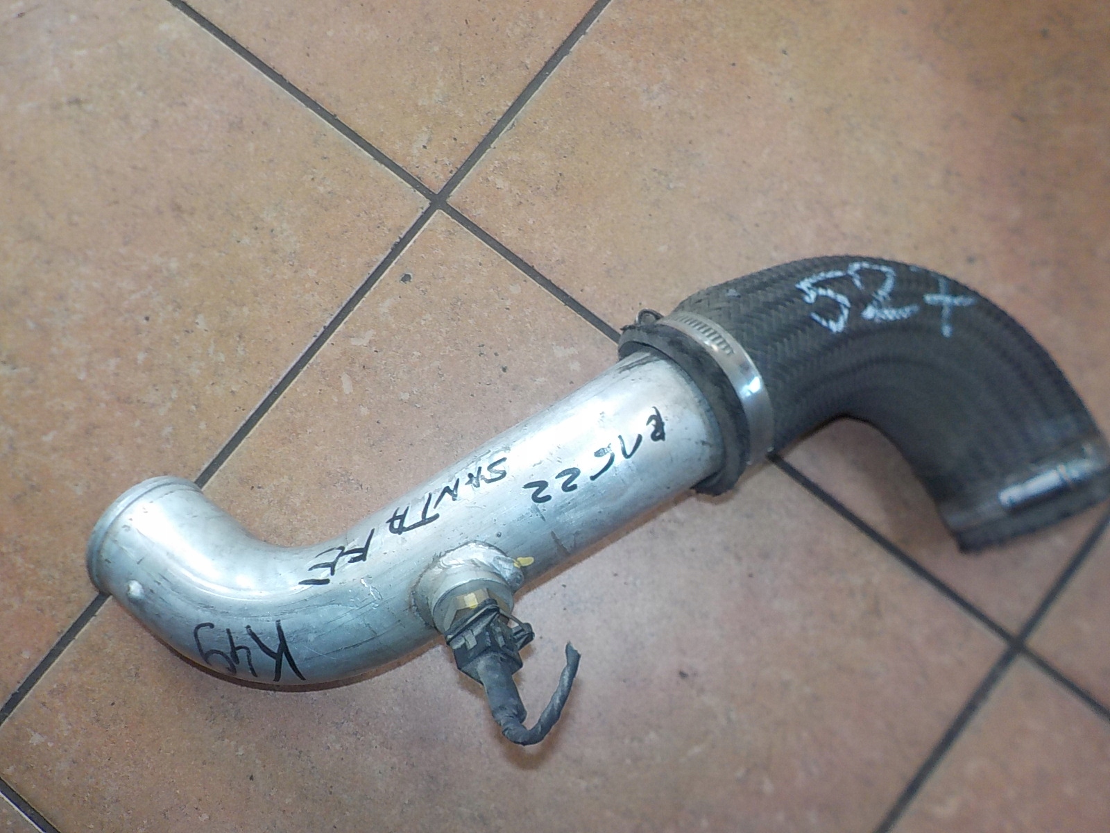 2.2CRDI - ТРУБА ІНТЕРКУЛЕРА SANTA FE II 2.2 CRDI