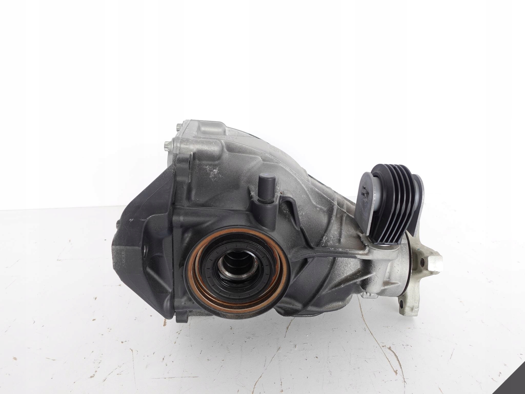 MERC C-KLASA W205 S205 differential diff rear part 2,473 100KM