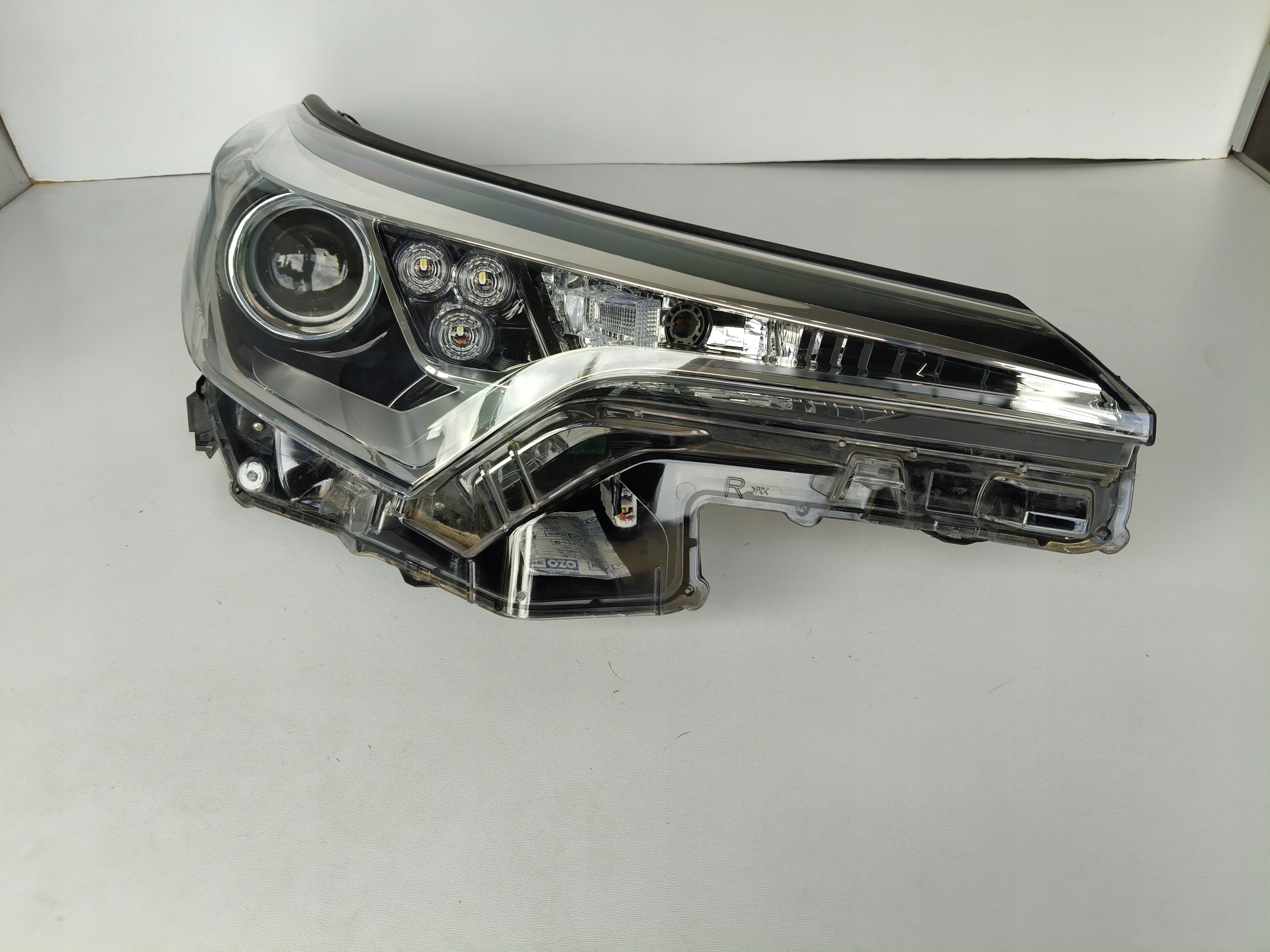 light right REFLEKTOR TOYOTA CHR 16- LED