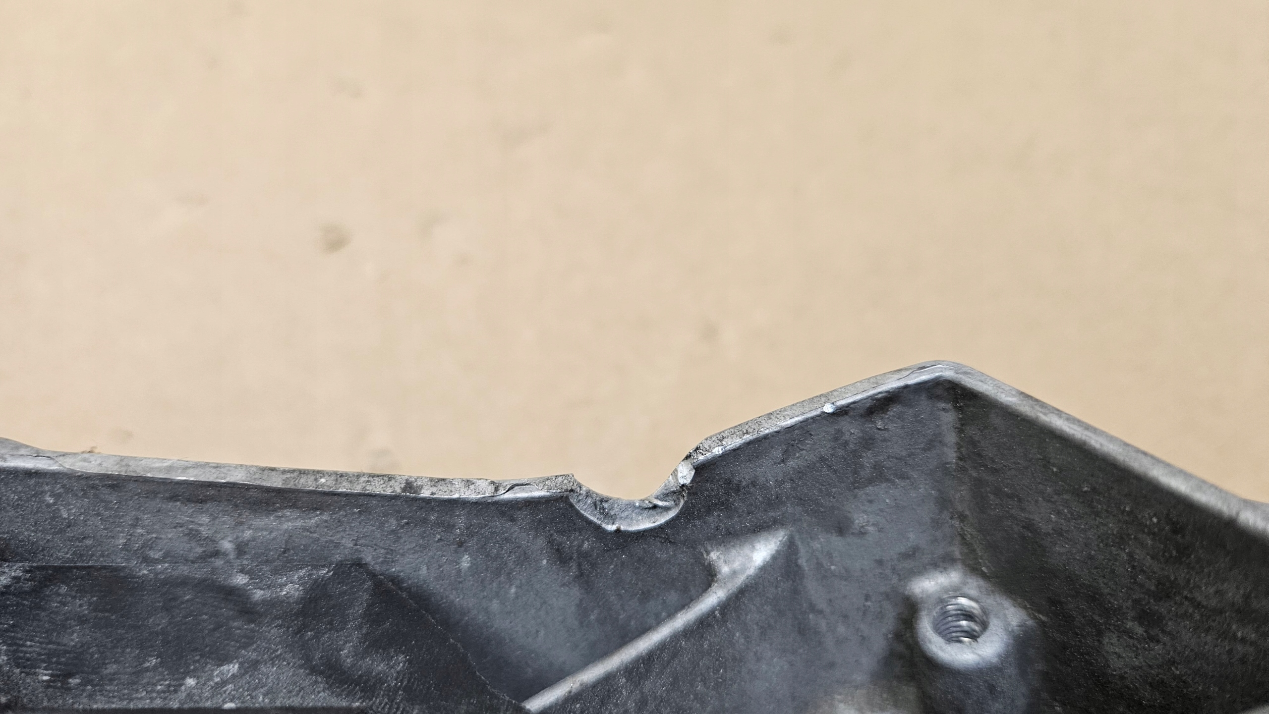 кронштейн ремня крепление перед MERCEDES W253 A2536210700
