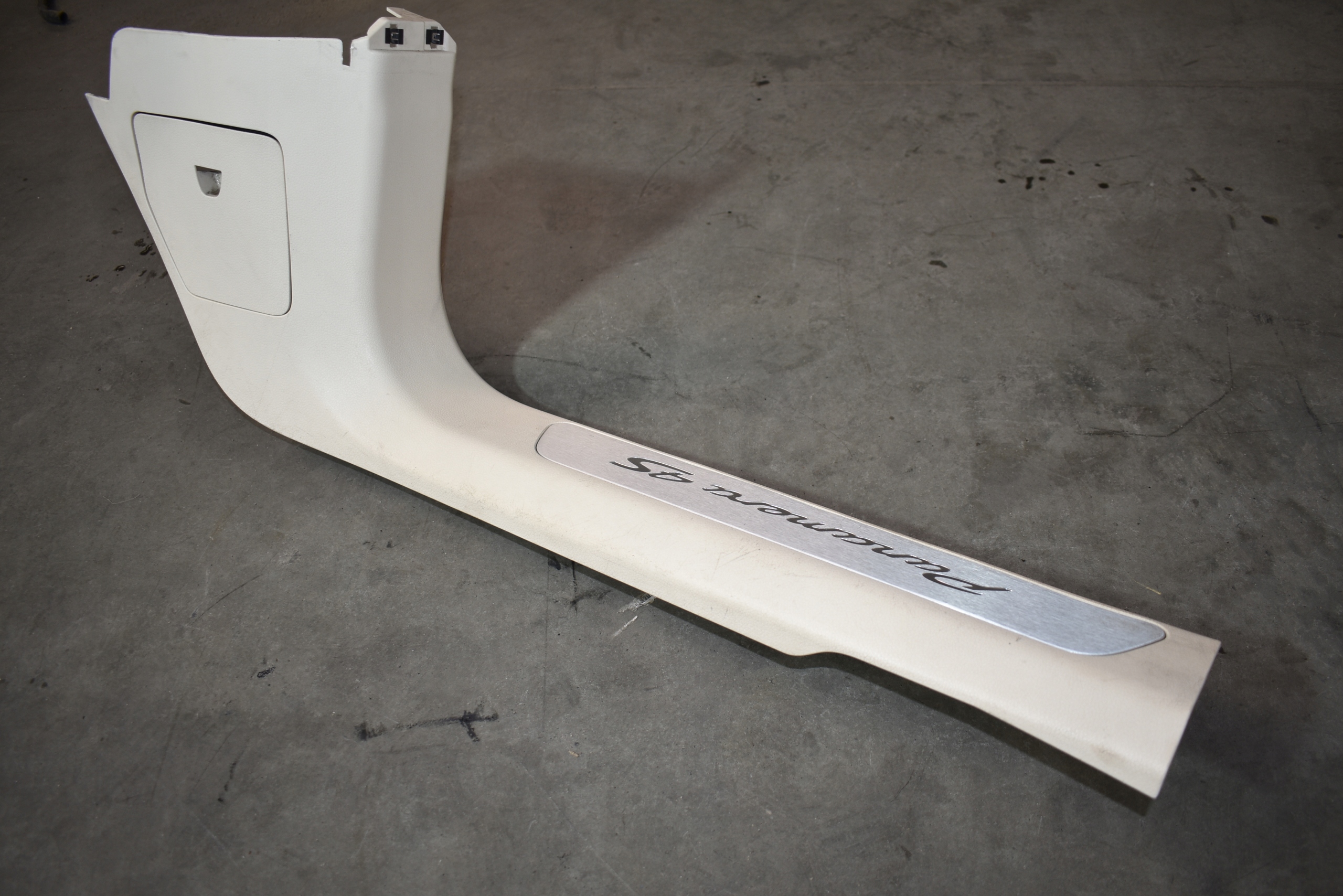 cover cap of the threshold front front right PORSCHE PANAMERA 971 1