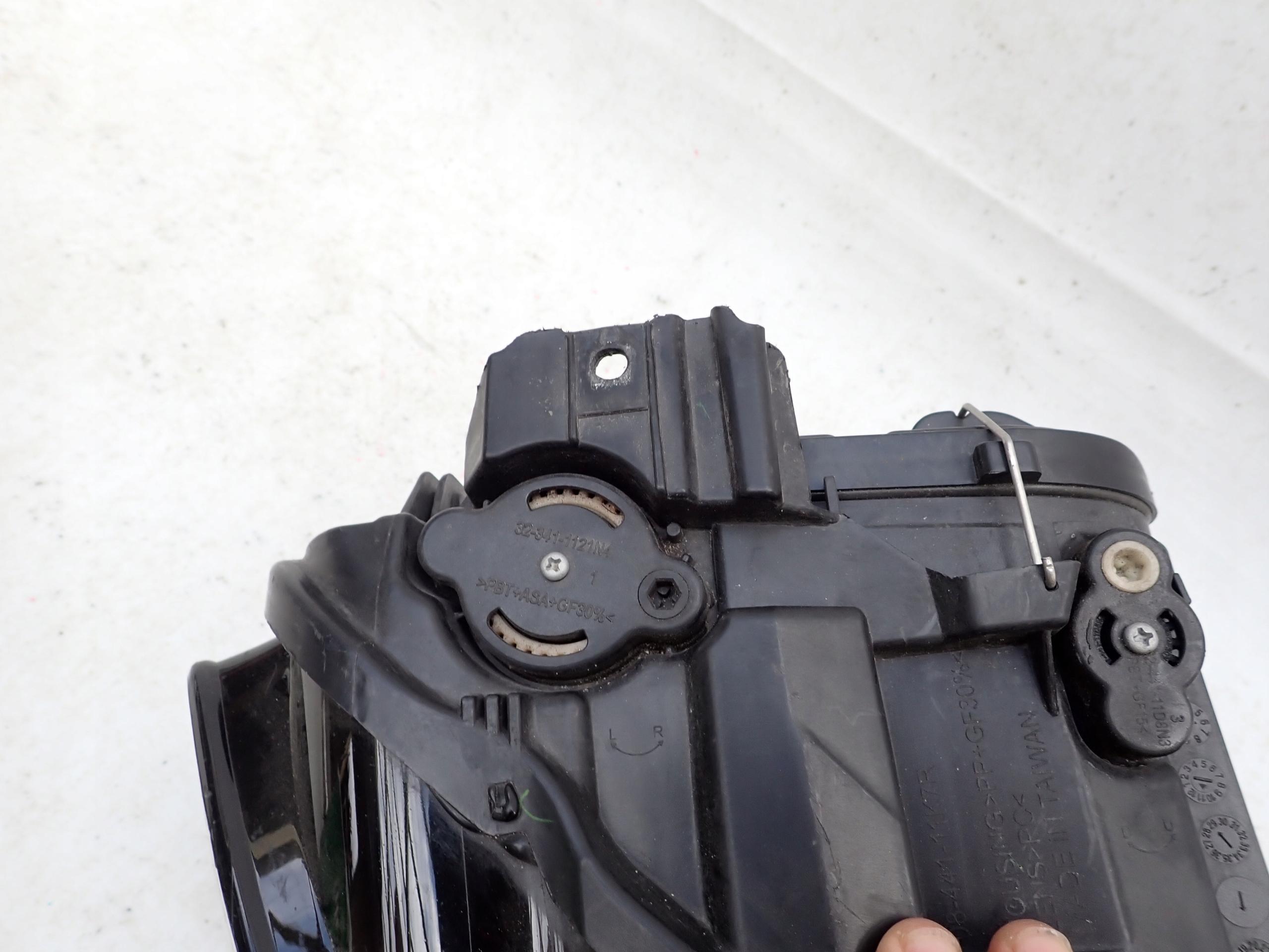 VW GOLF SPORTSVAN 14- light right front front
