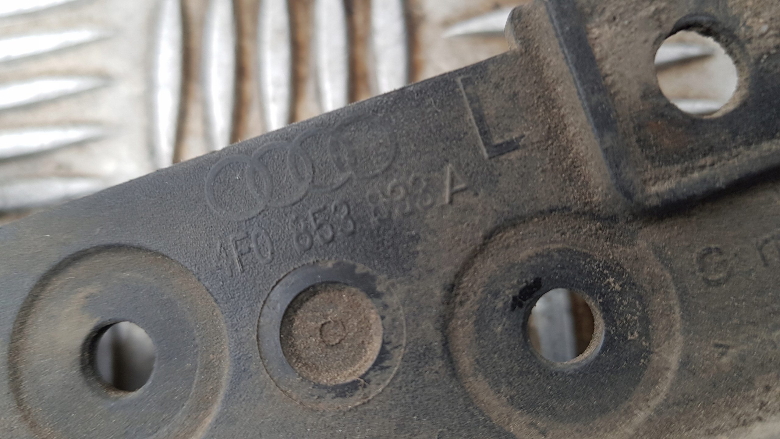 AUDI A6 C6 mudguard flap left or right rear part