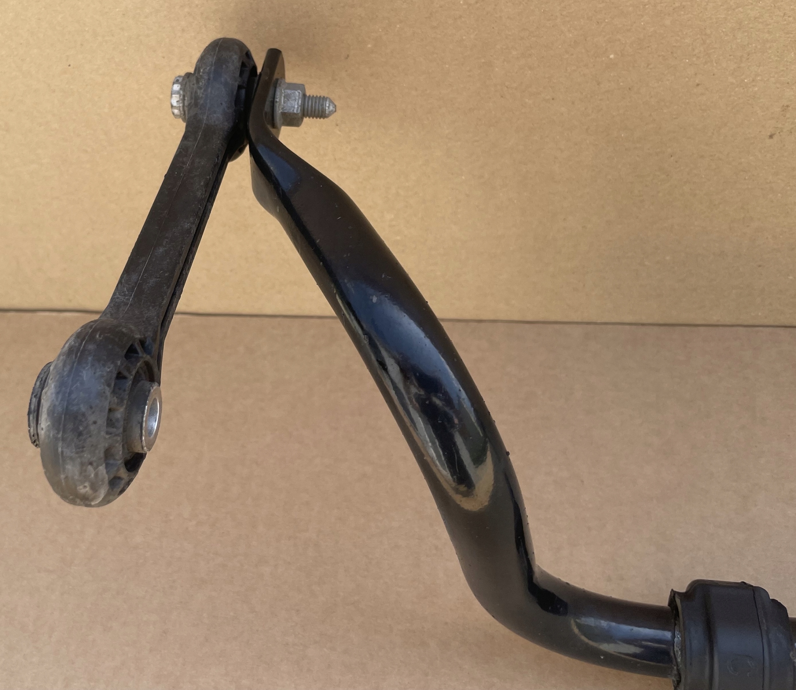 STABILIZATOR front 8W0411305 AUDI A4 B9 AUDI A5 as new
