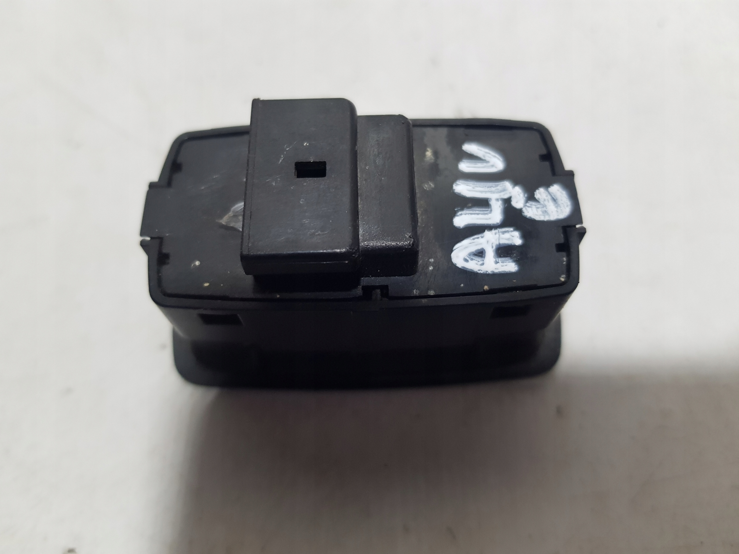 button DOMYKANIA bonnet PORSCHE CAYENNE II 7P5 7PP959832F