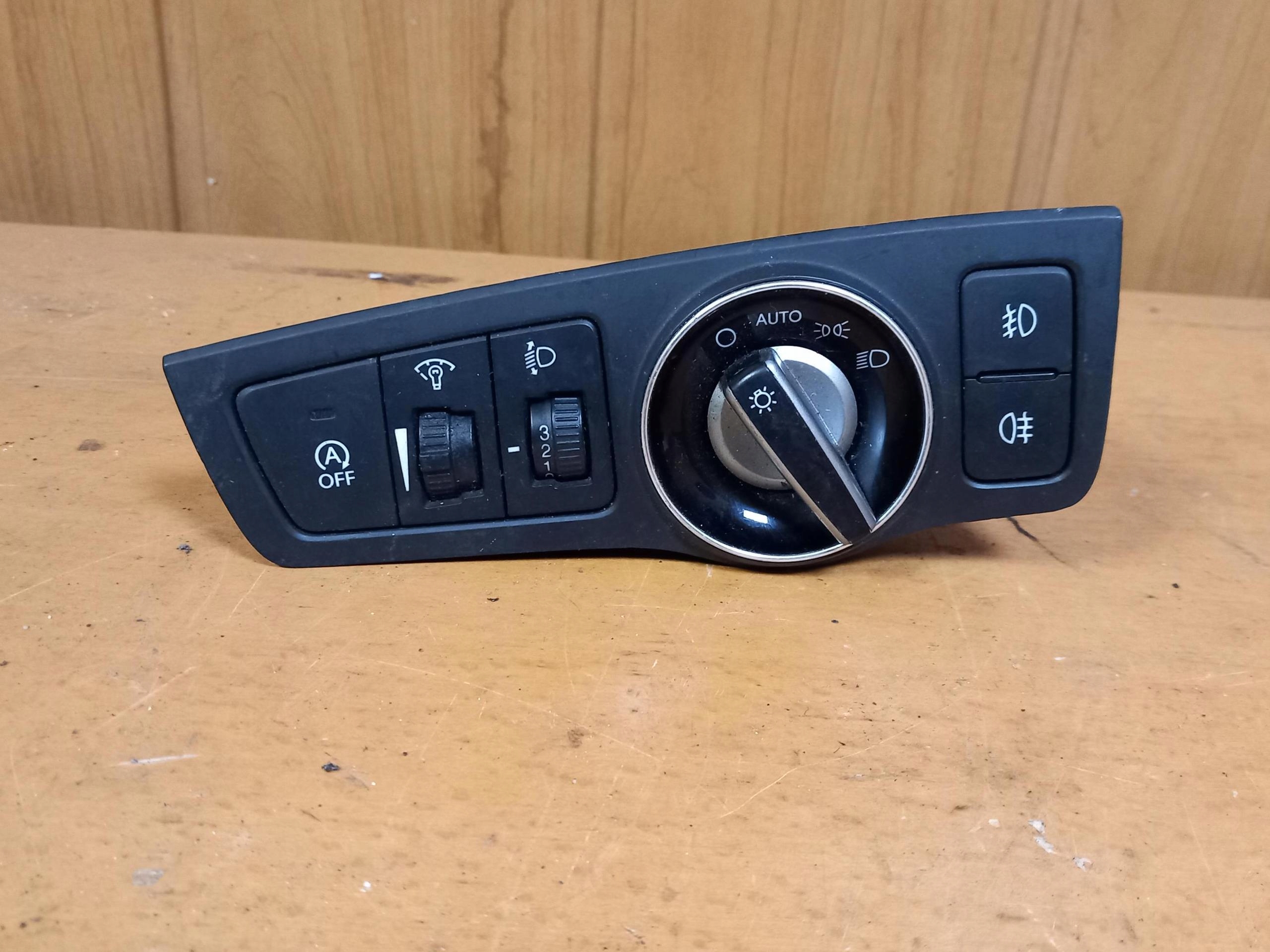 interruttore luci HYUNDAI I40 93300-3Z970 11-15