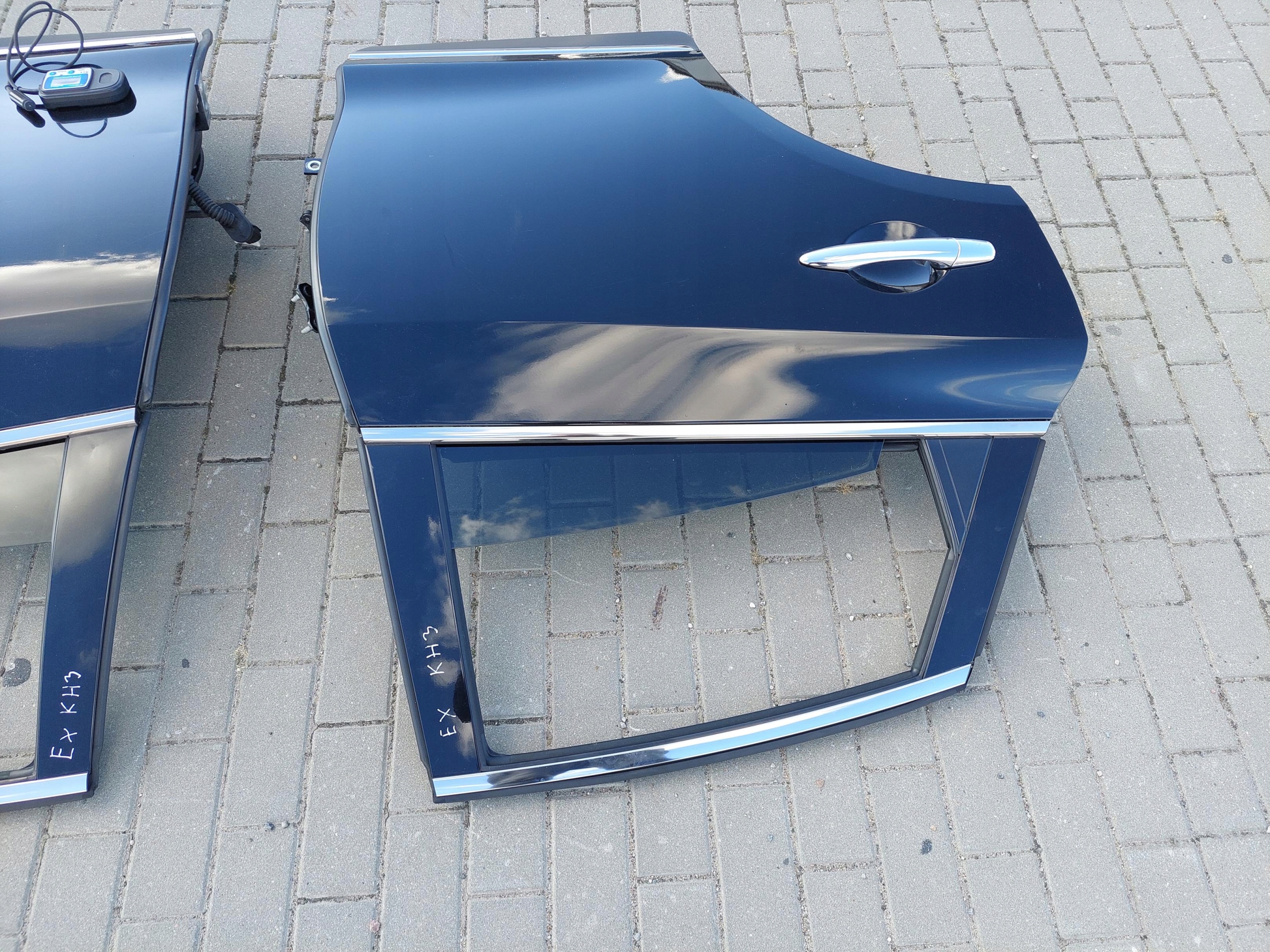 door rear part left right rear. left right INFINITI EX KH3
