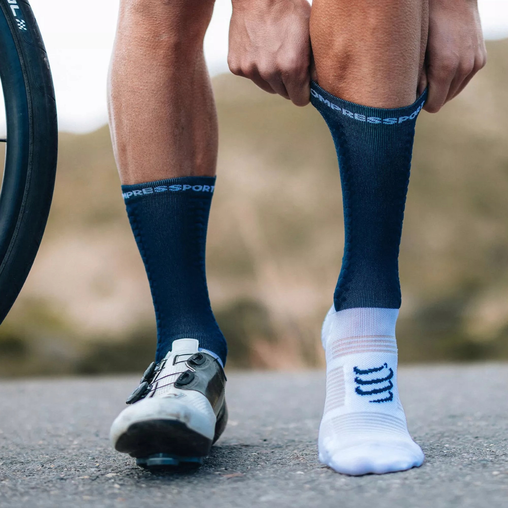 Skarpety rowerowe COMPRESSPORT BIKE V4.0 T2 Rozmiar 39-41