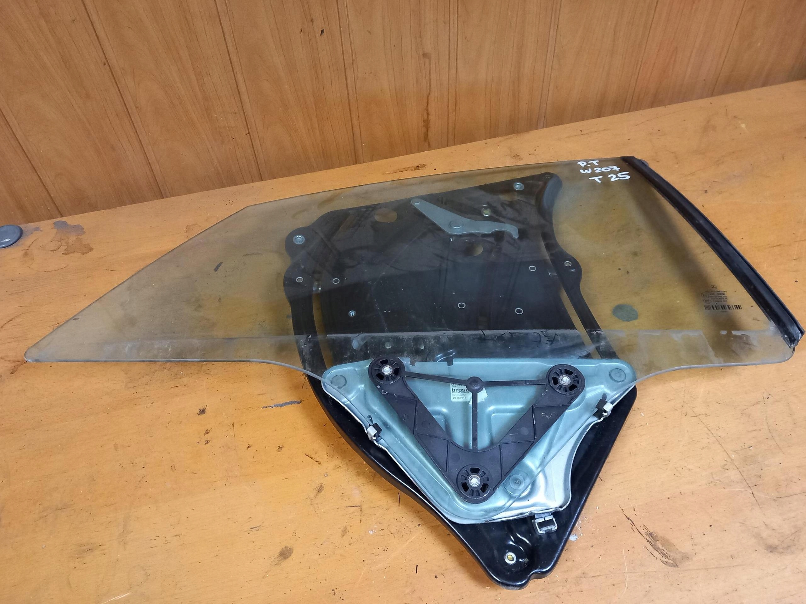 window regulator right rear part MERCEDES E-KLASA W207 COUPE A2076700203