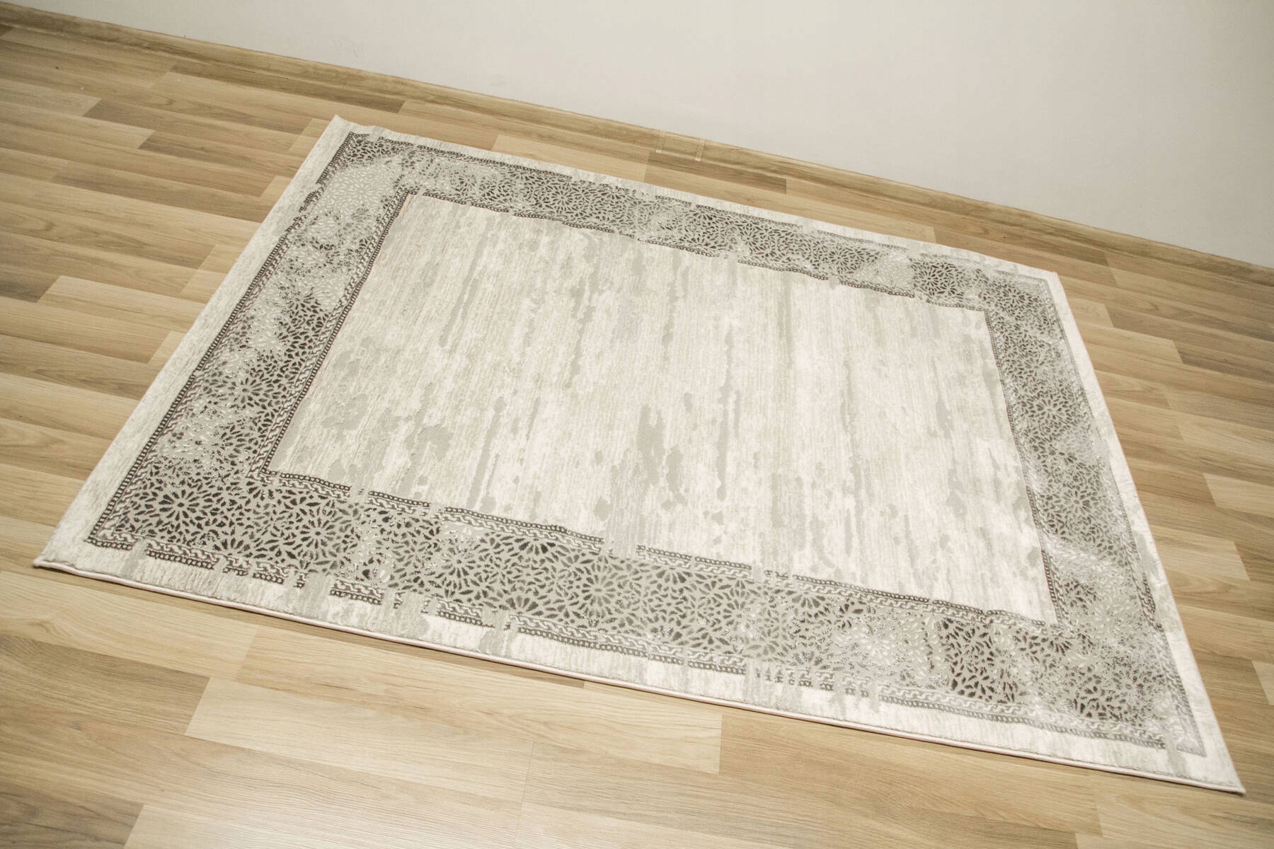 140x190 cm DYWAN GARDA SZARY KREMOWY ORNAMENTOWY MARMUR Z RAMKĄ Rodzaj z krótkim włosiem