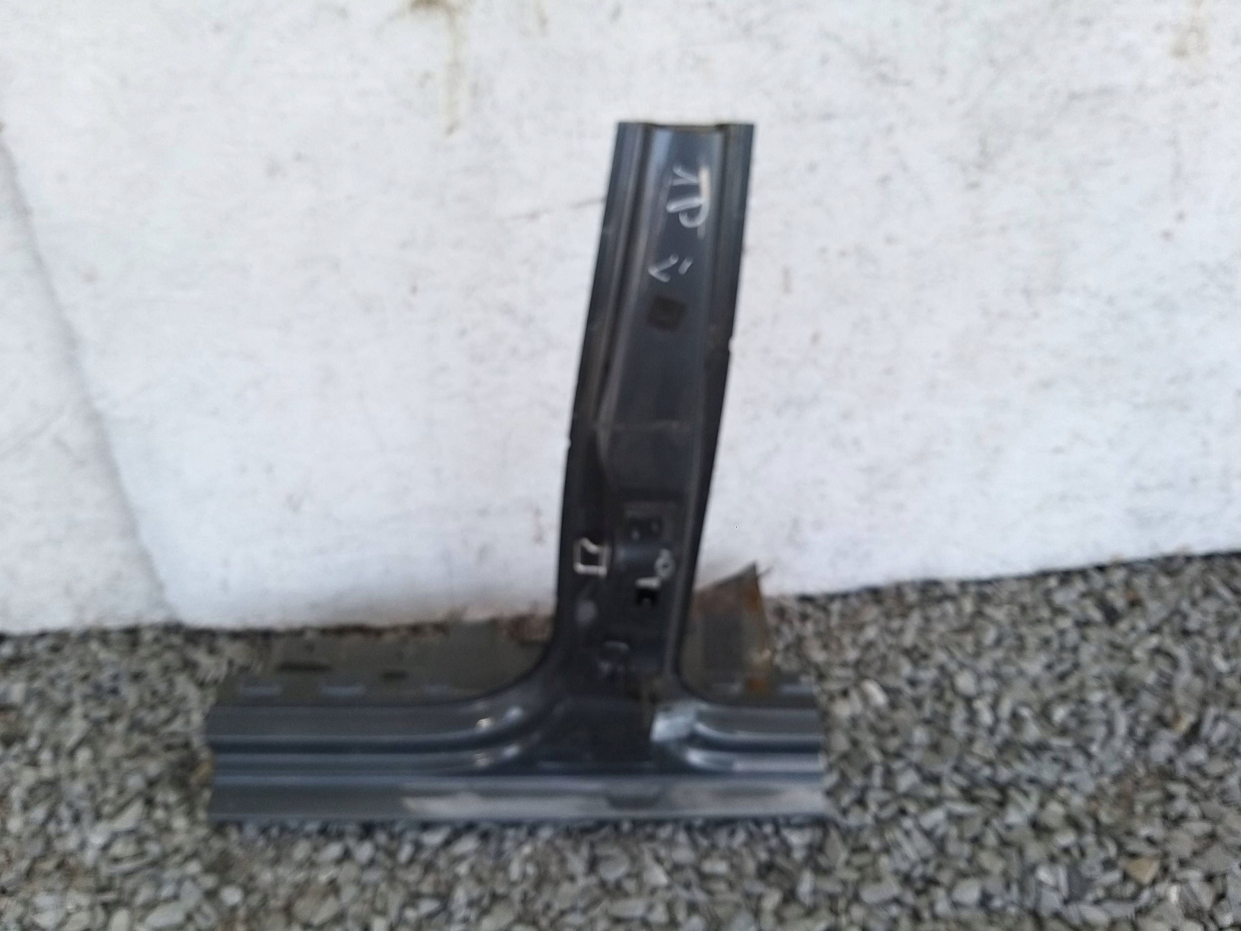 SEAT LEON II 1P0 threshold pillar central left 05-12R