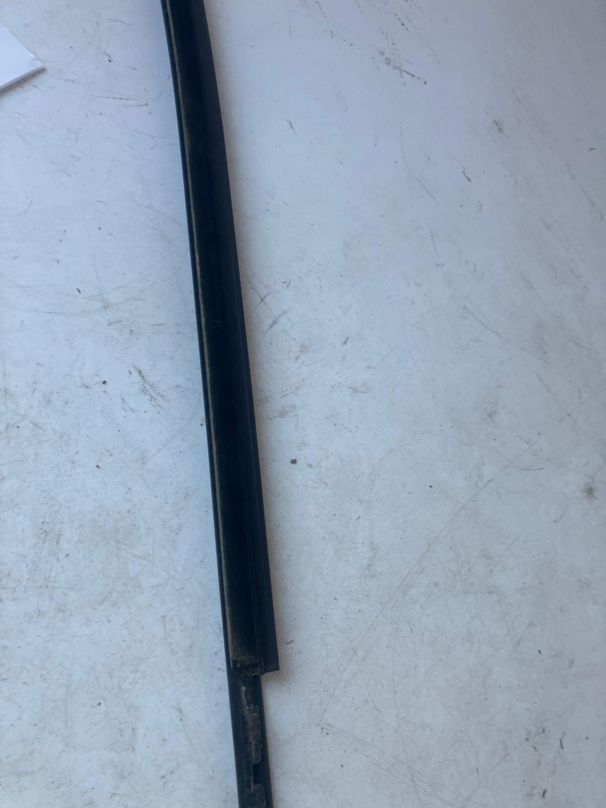 window iron PEUGEOT 308 T9 below SENSOR 22 ROK
