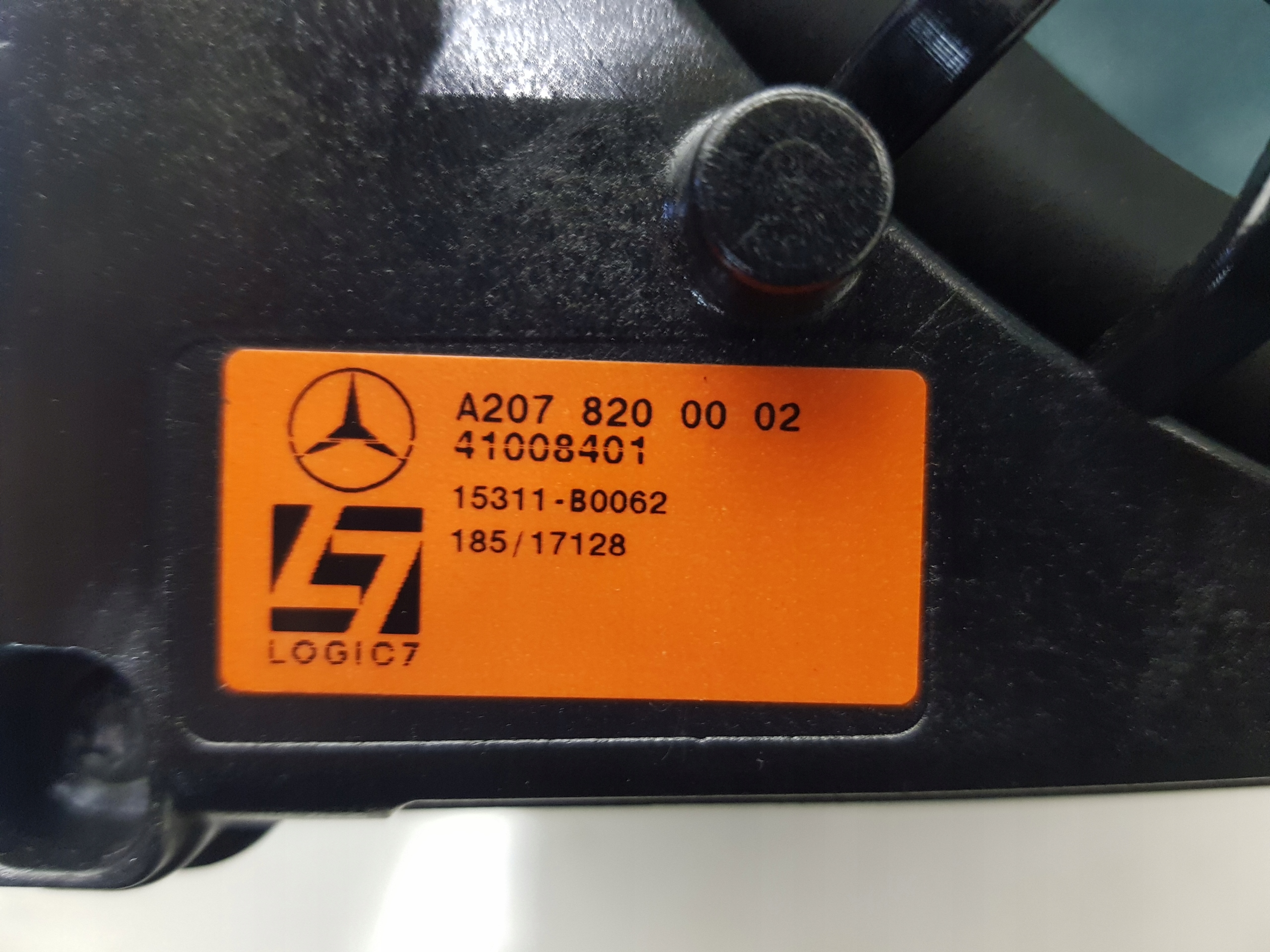 speaker SUBWOOFER MERCEDES W207 HARMAN KARDON LOGIC 7