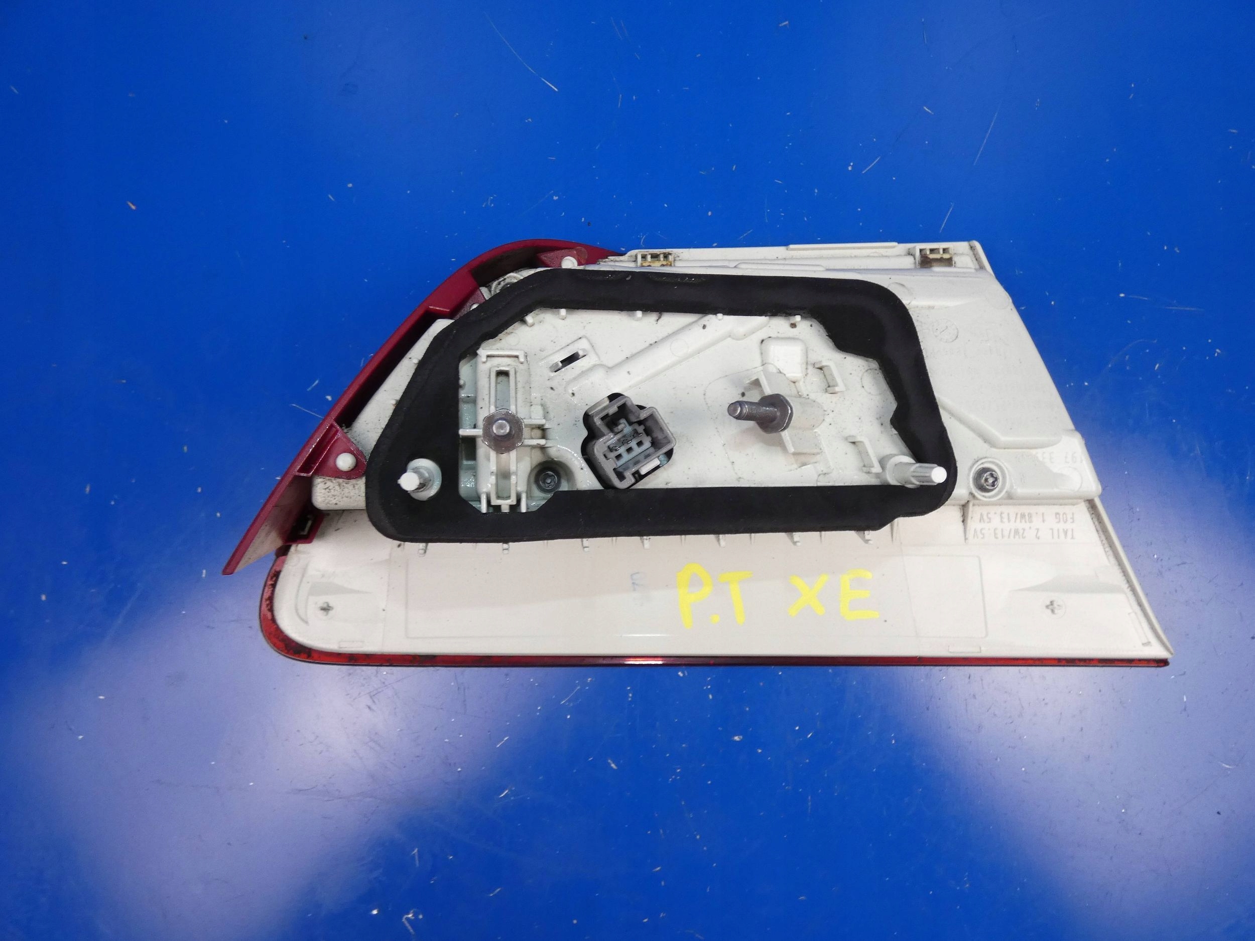 JAGUAR XE X760 light right right rear part rear to the bonnet