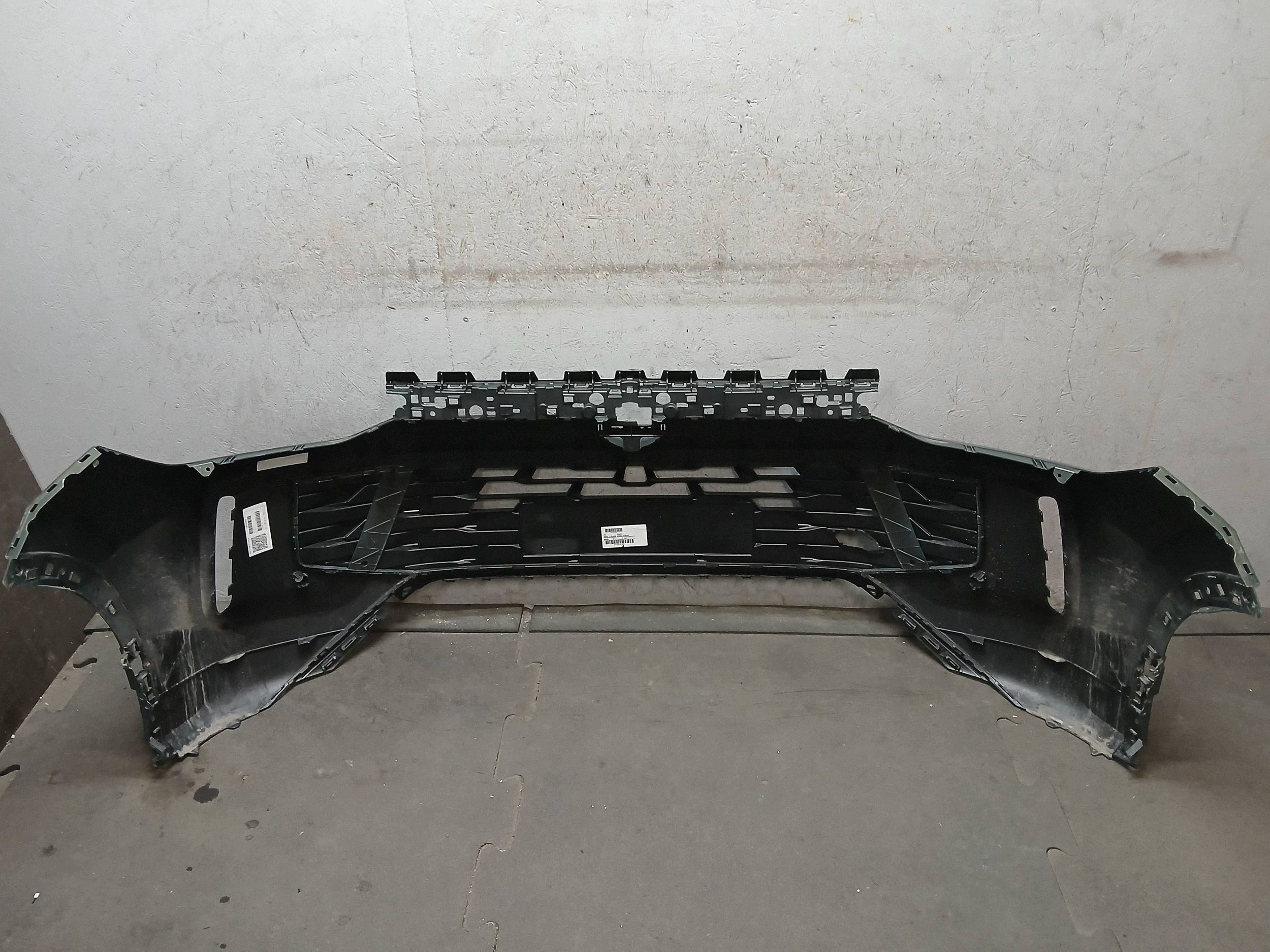 bumper front VW TAYRON 57L
