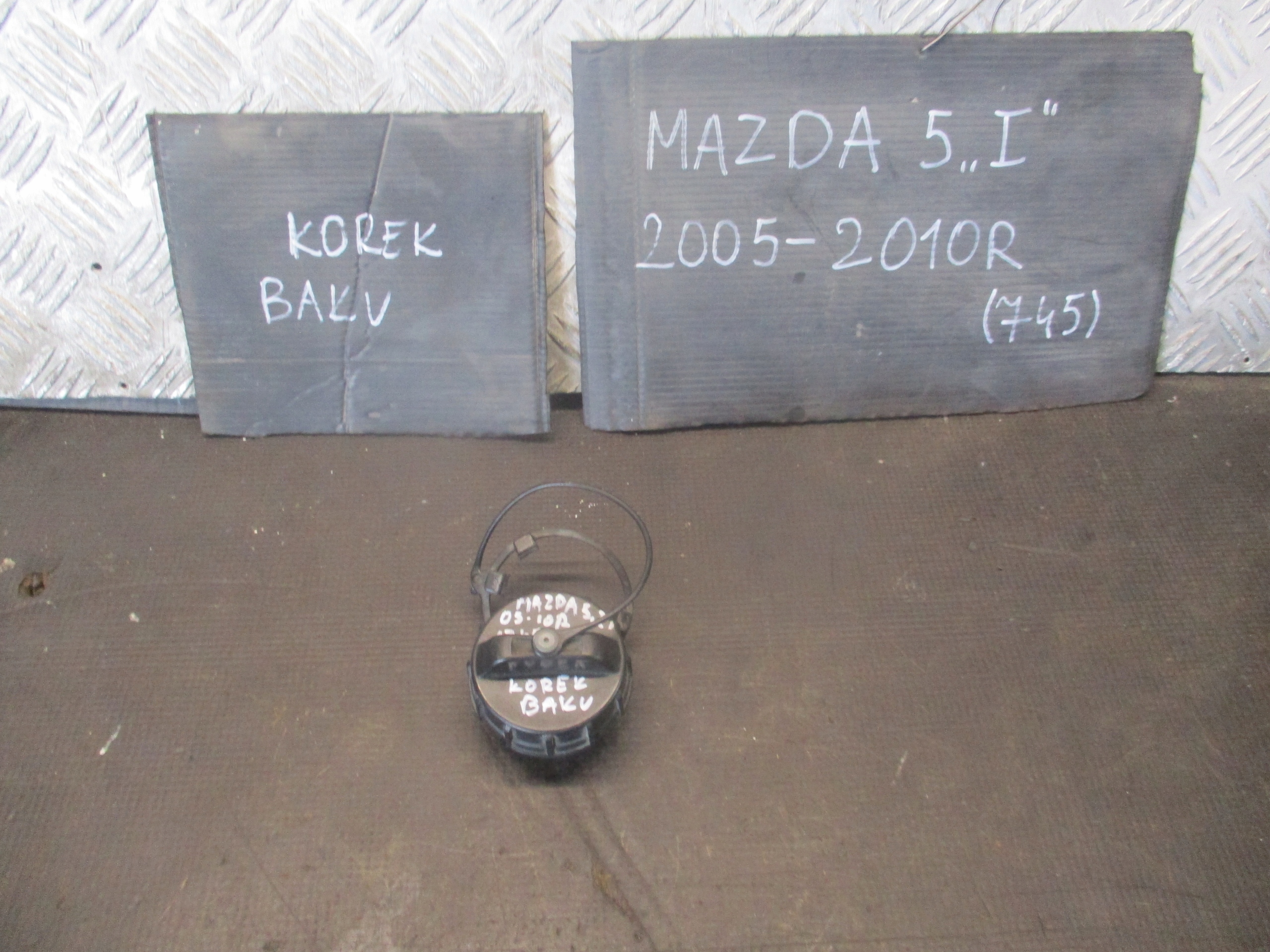 KOREK WLEWU PALIWA MAZDA 5 05-10r 1.8B