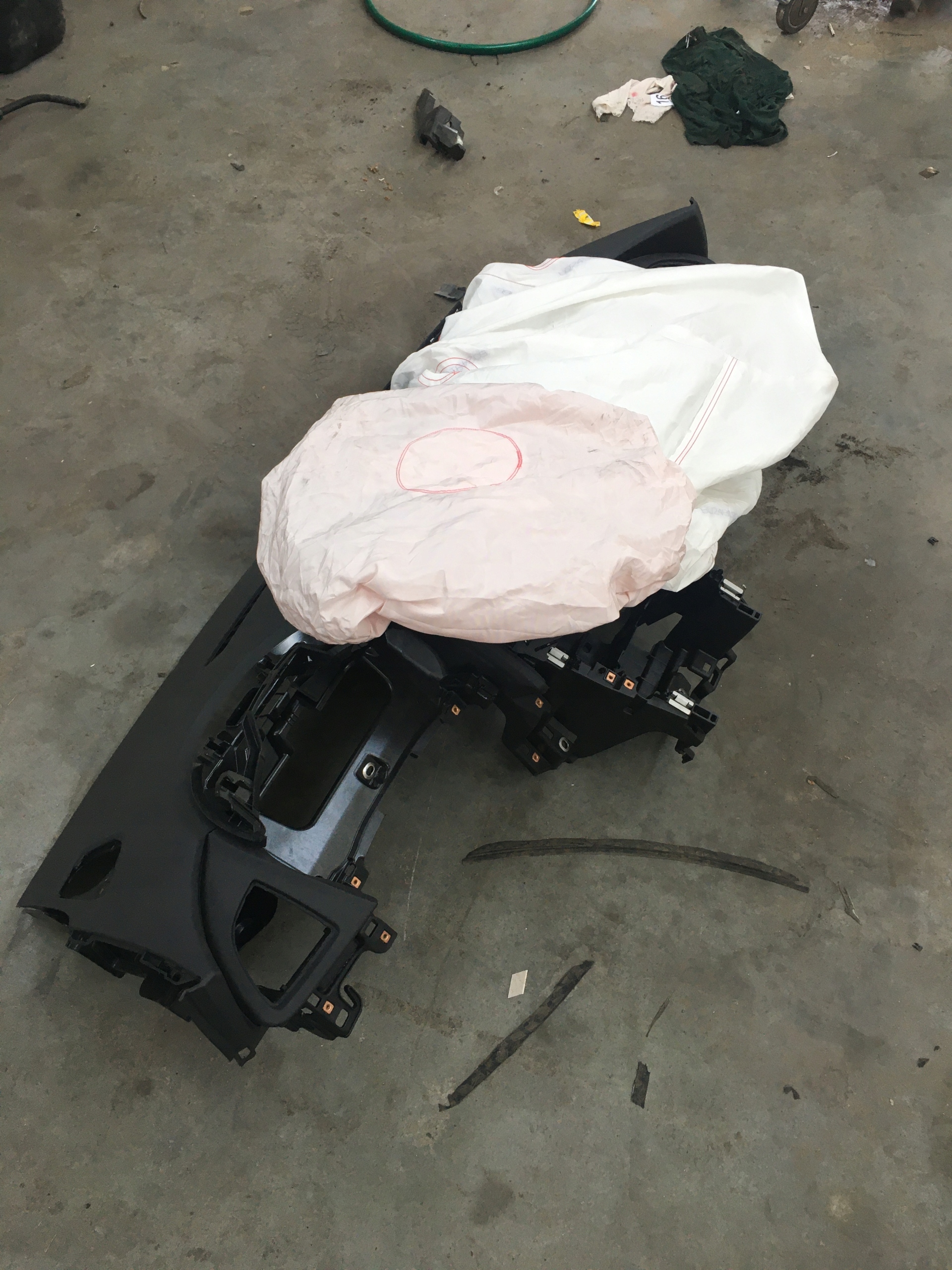 opel ASTRA IV J консоль Подушки