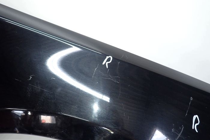 BMW 1 E87 E82 E83 E88 blatník pravý přední předek
