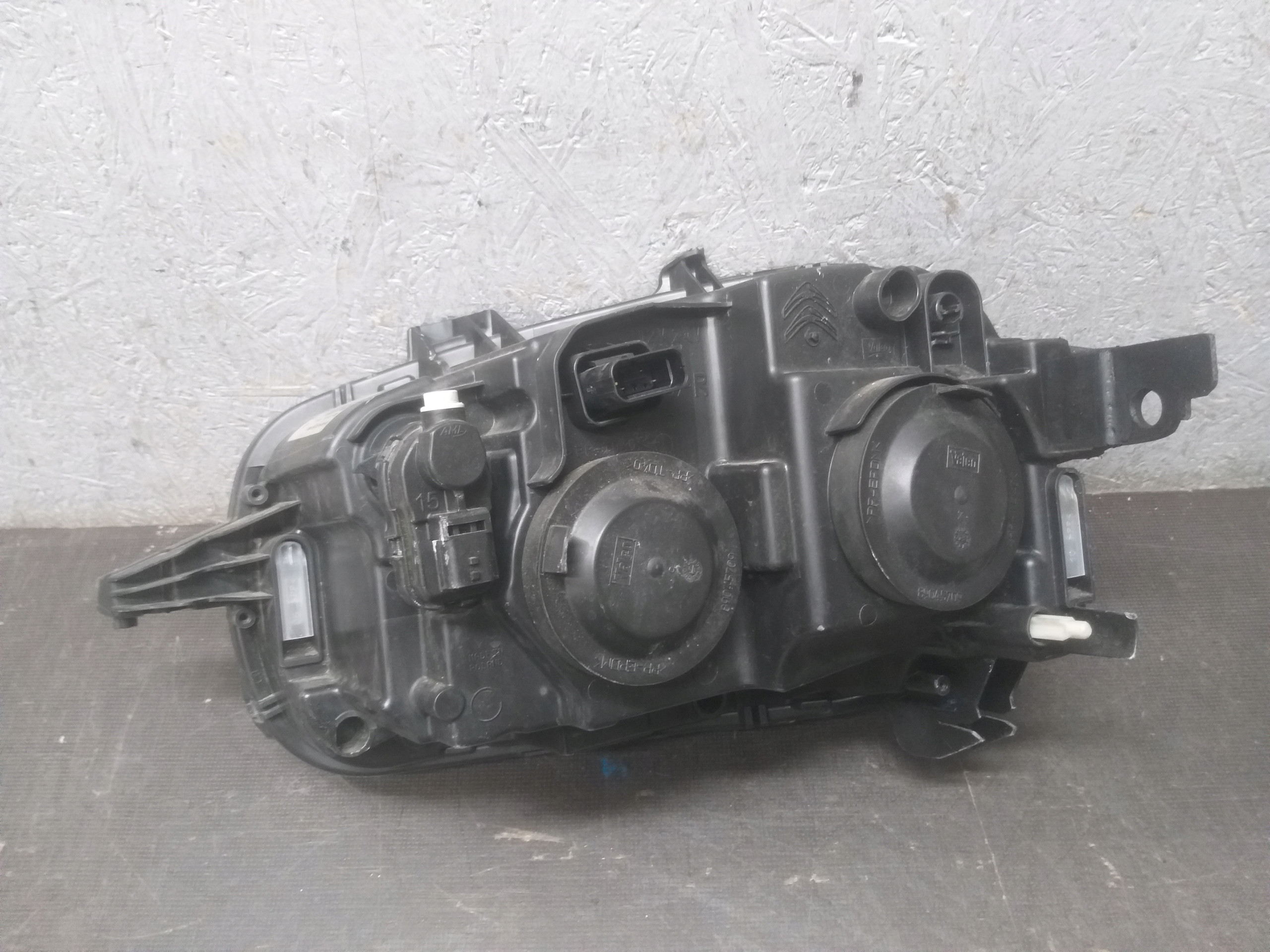 light lights front right left CITROEN C3 III 3 16- 9820059280
