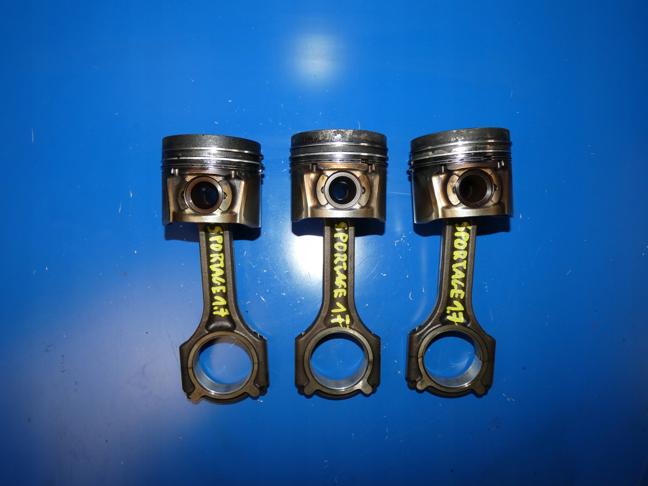 KIA SPORTAGE III I40 IX35 1.7 CRDI TŁOK + KORBOWÓD