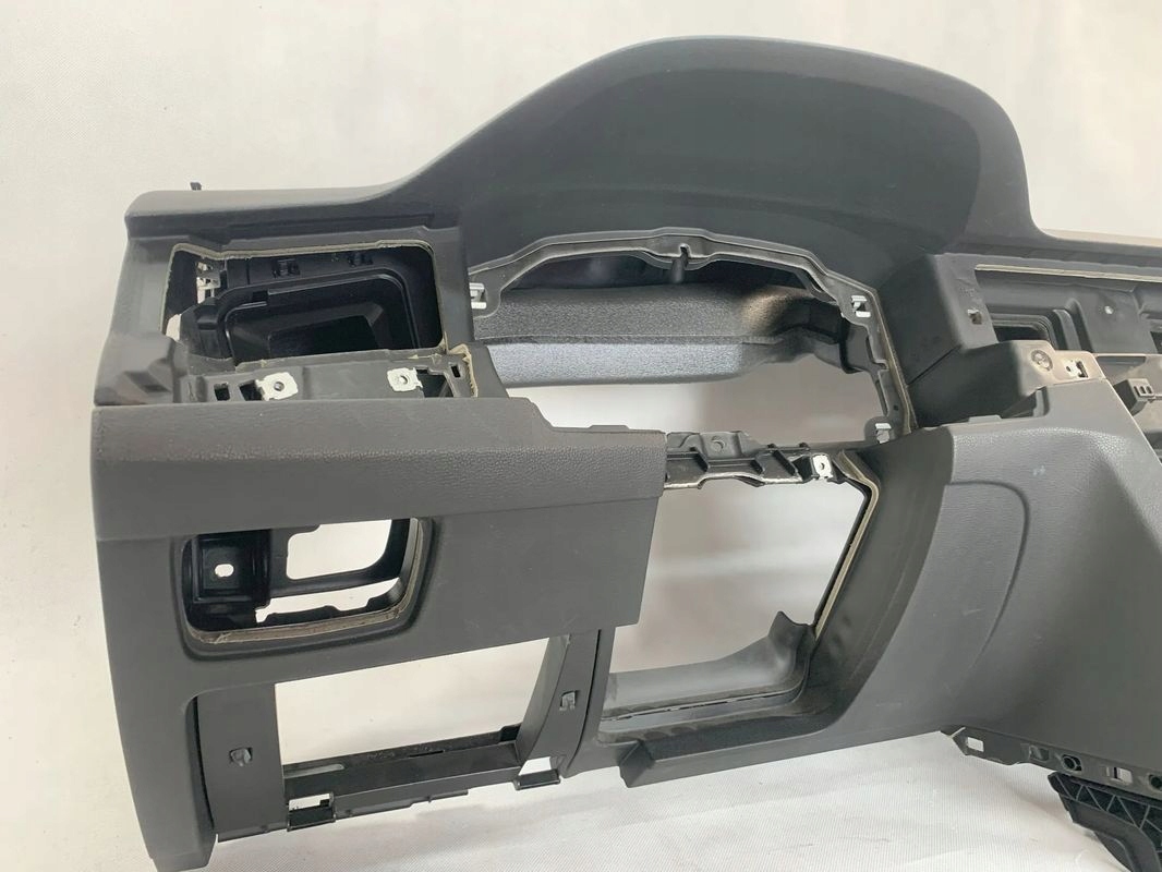 Volkswagen Passat B8 FL 19r dashboard instrument panel console 2019