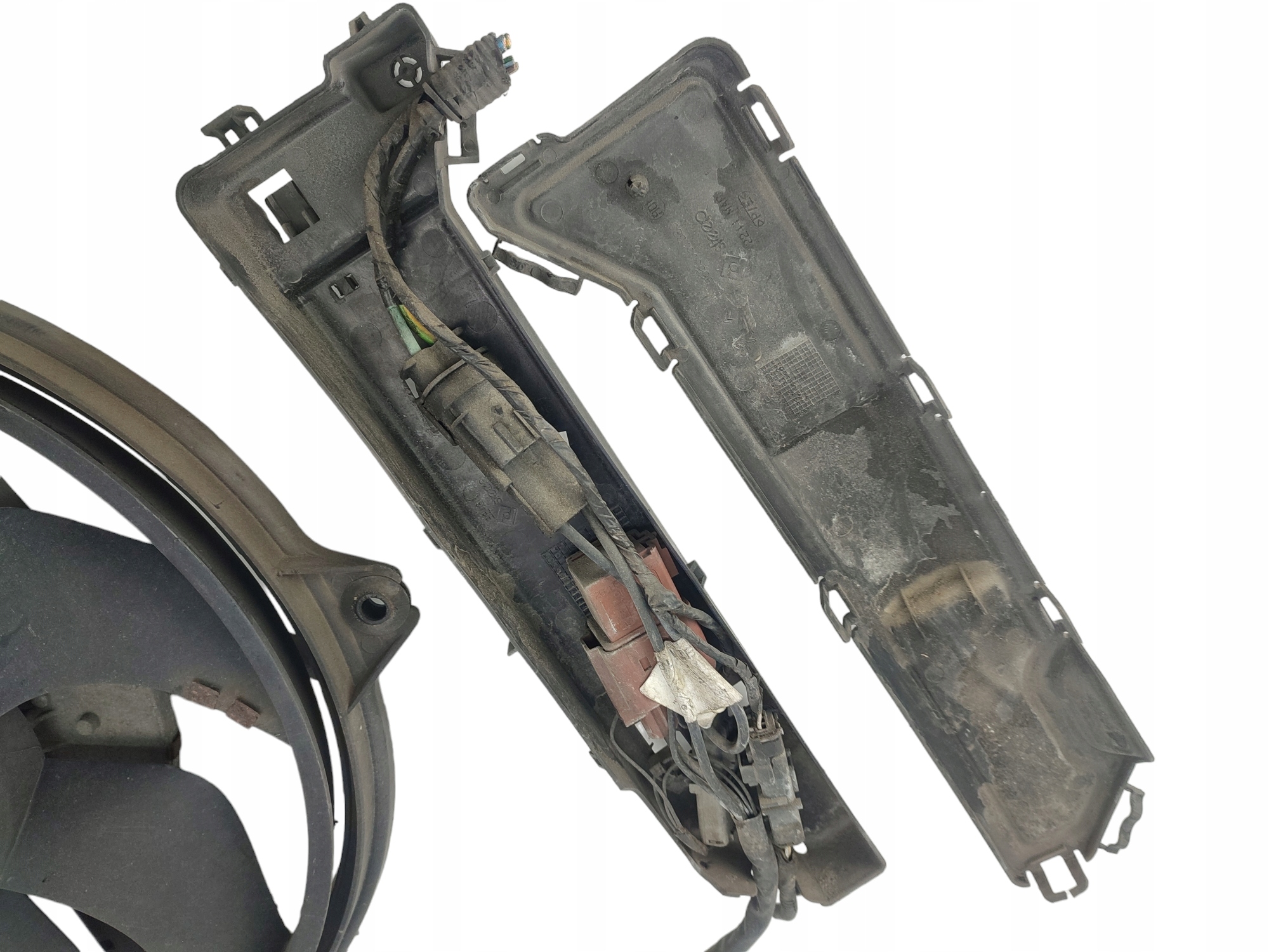 WENTYLATOR MODUŁ CHŁODNICY PEUGEOT 407 1.6 HDI Jakość części (zgodnie z GVO) O - oryginał z logo producenta pojazdu (OE)