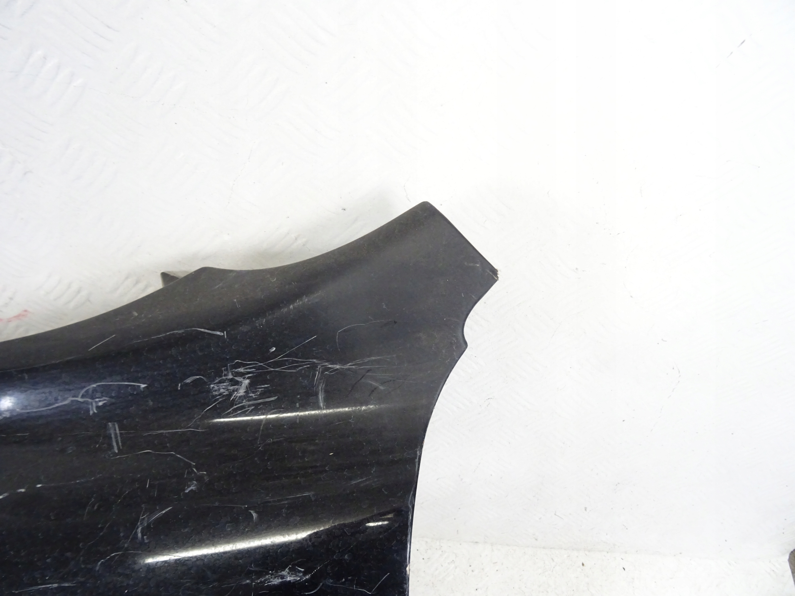 ASTON MARTIN DB9 left fender front front