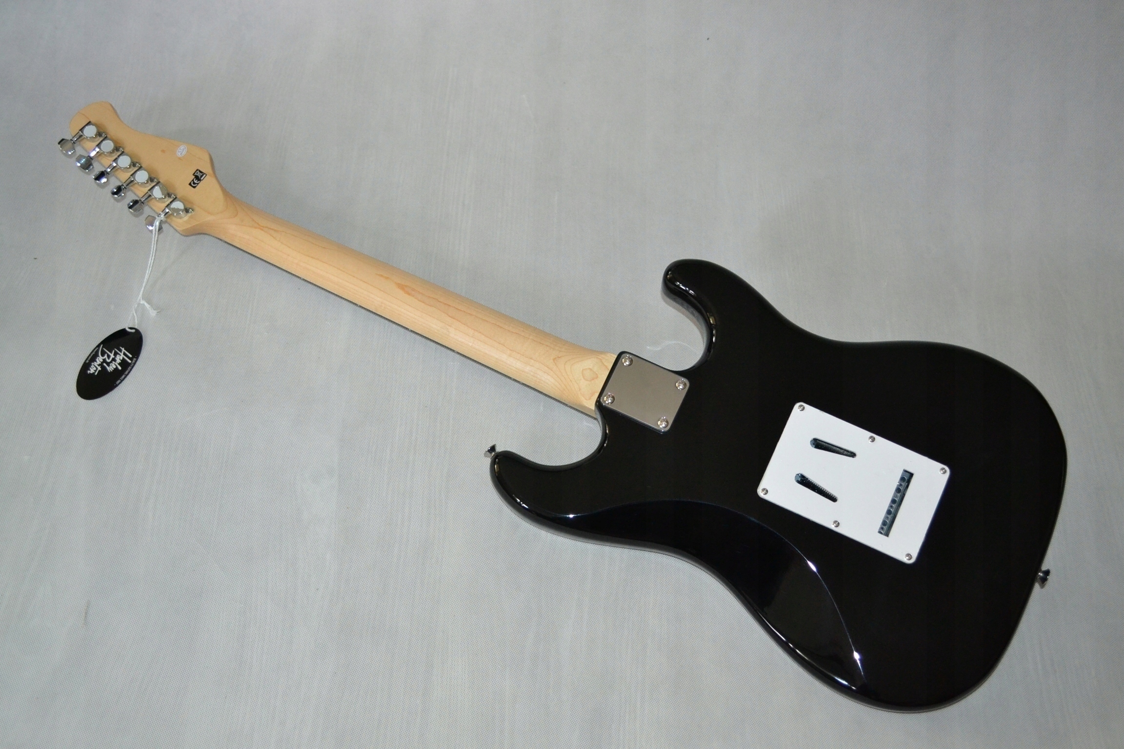 HARLEY BENTON ST-20 LH BK STRATOCASTER GITARA LEWORĘCZNA USTAWIONA LUTNICZO Mostek Ruchomy