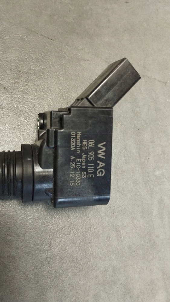 Audi A4 B9 2017 2.0 tfsi coil ignition 06L905110E