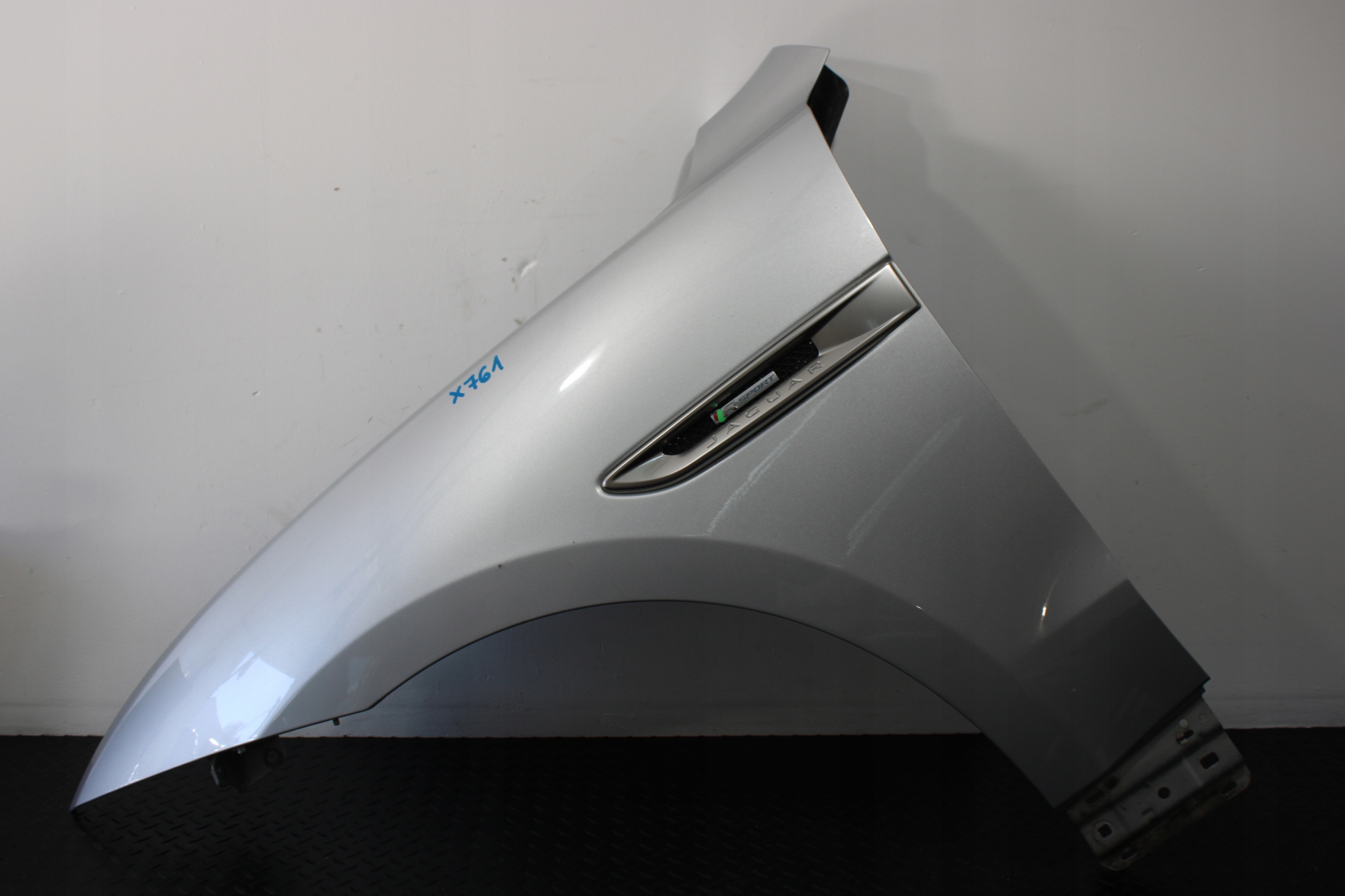 BŁOTNIK LEWY PRZÓD PRZEDNI JAGUAR F-PACE R-SPORT X761