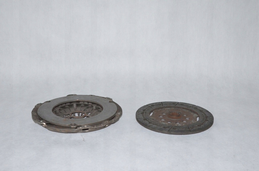 Docisk + tarcza Opel Vectra C LIFT Signum 1.9 CDTI Producent części Opel OE