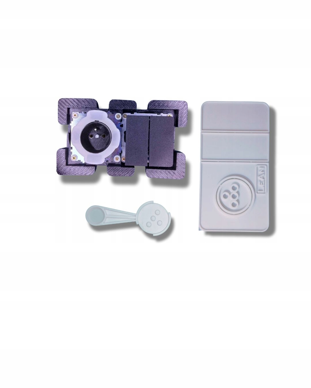 Skrytá zásuvka a dvojitý naddoskový spínač do kuchyne, tmavá dlažba