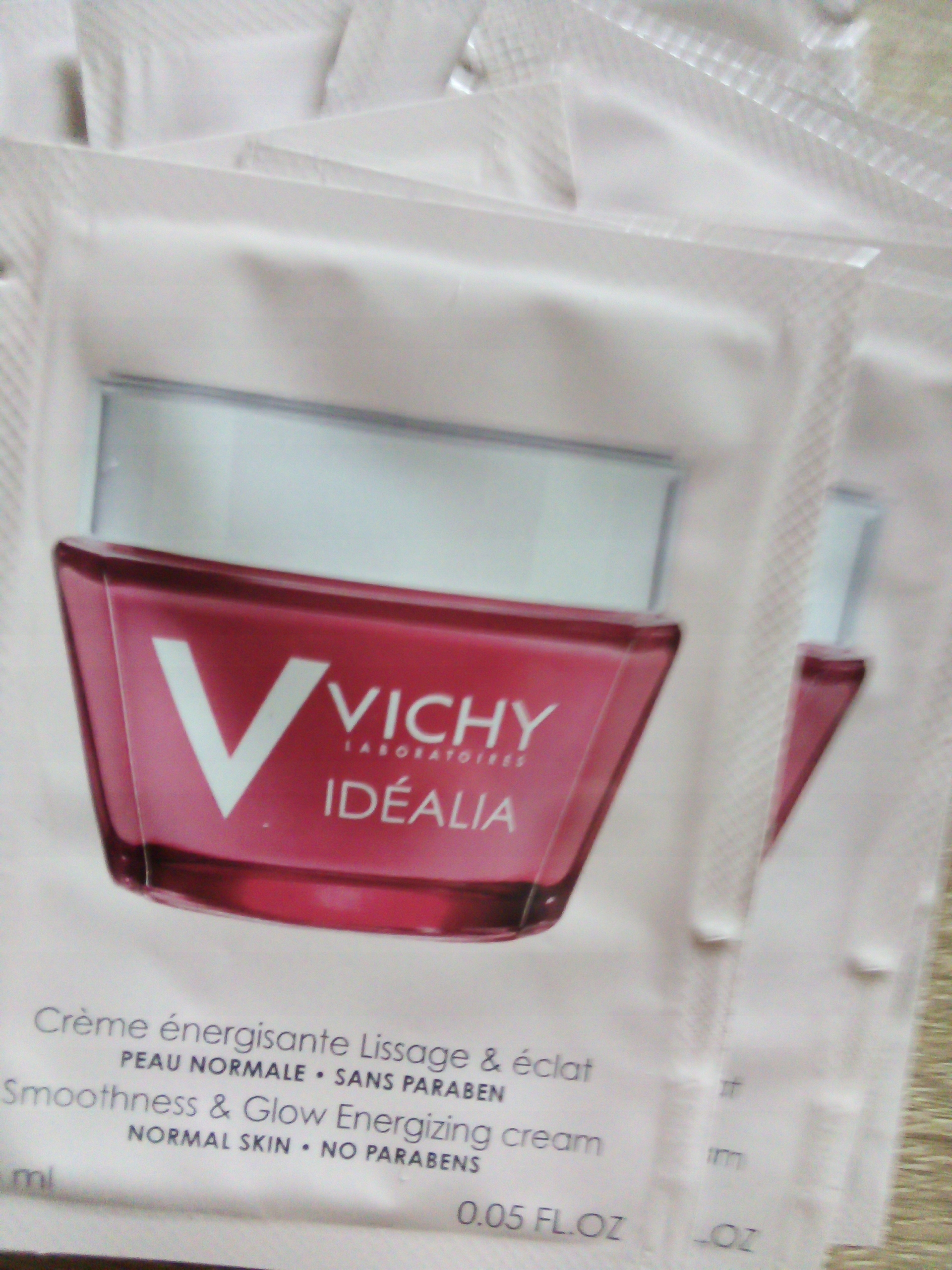 

Vichy Idealia Krem Rozświetlający Wygładzający