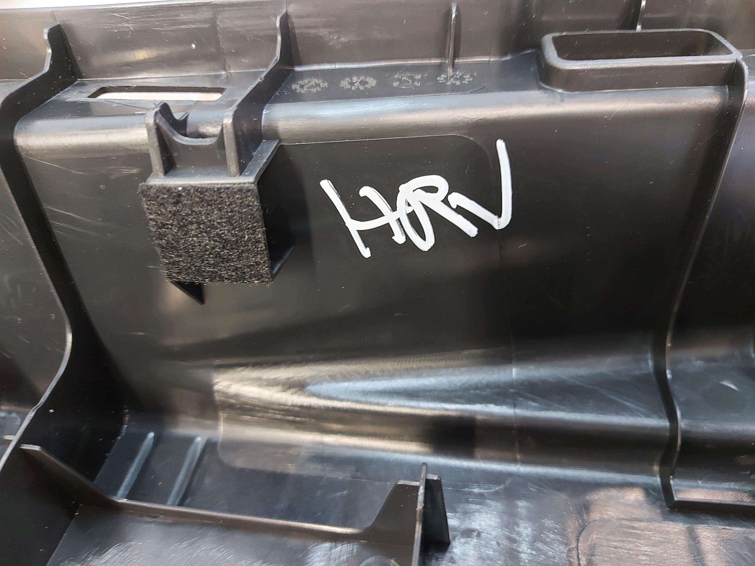 Honda HR-V III eHEV blende abdeckung abdeckung frontmaske rant kofferraum hinten 84640-3m0