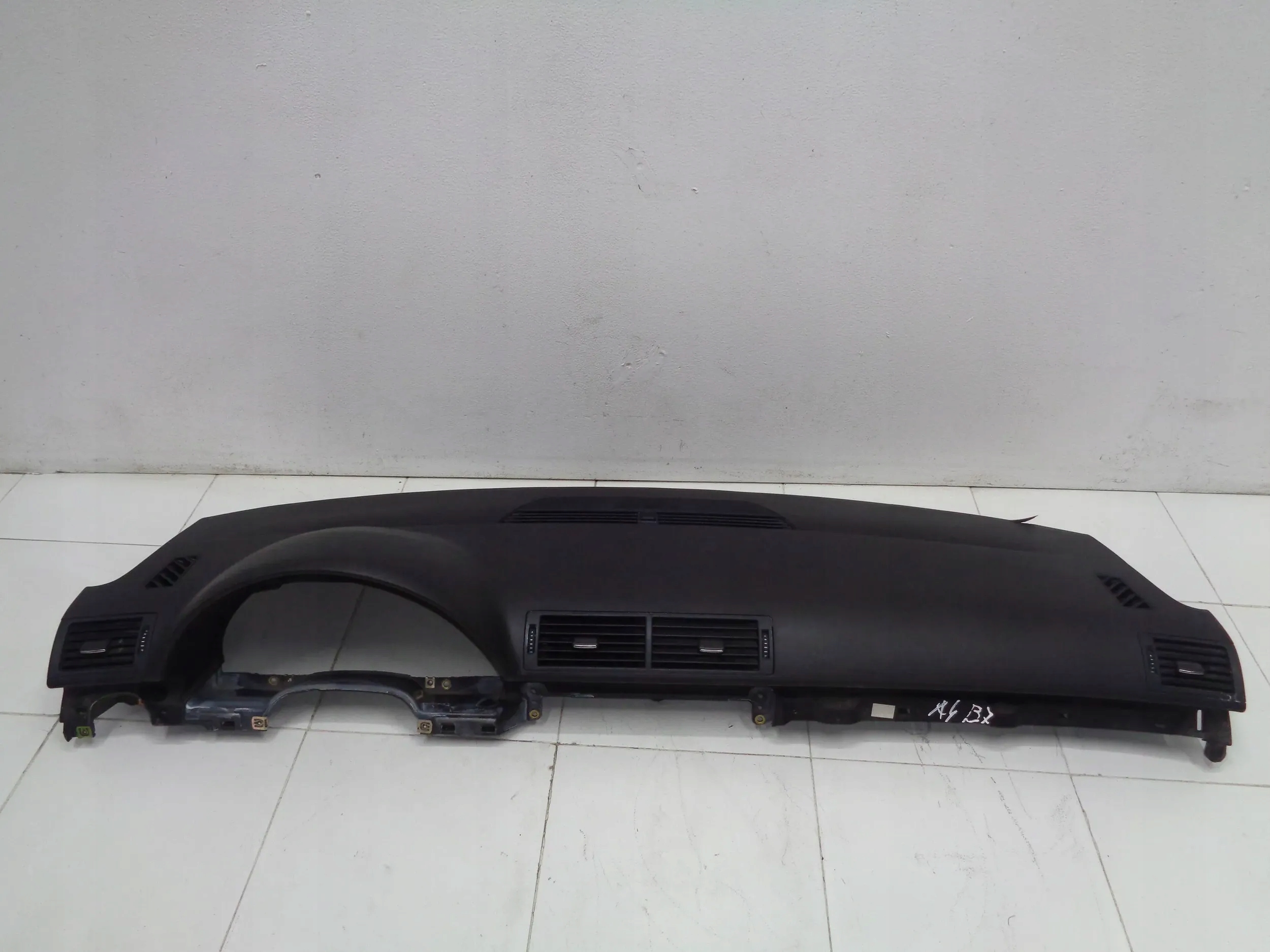 AUDI A4 B6 B7 8E cockpit dashboard instrument panel 01-07R