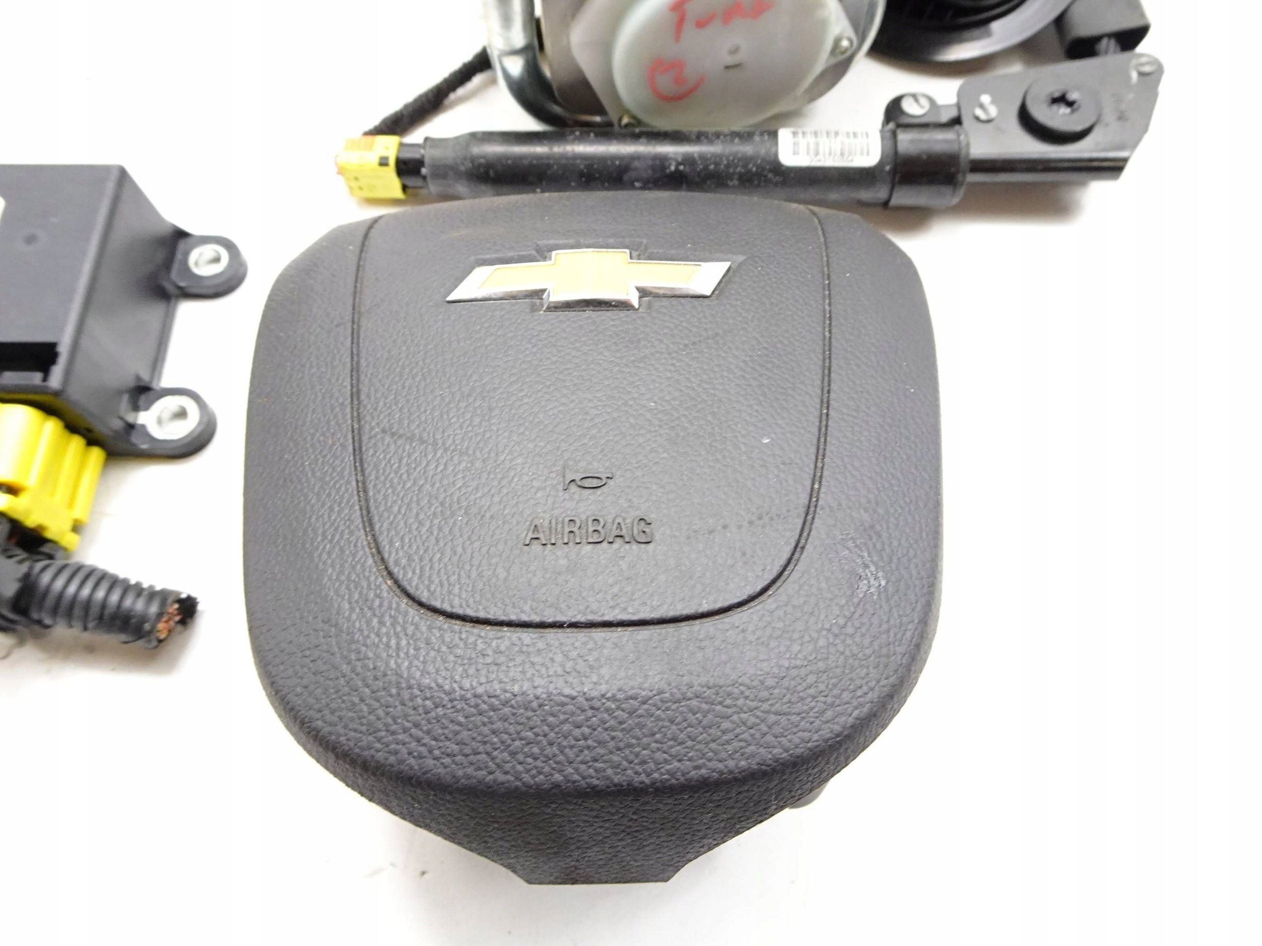 Подушки ремни комплект. Chevrolet trax