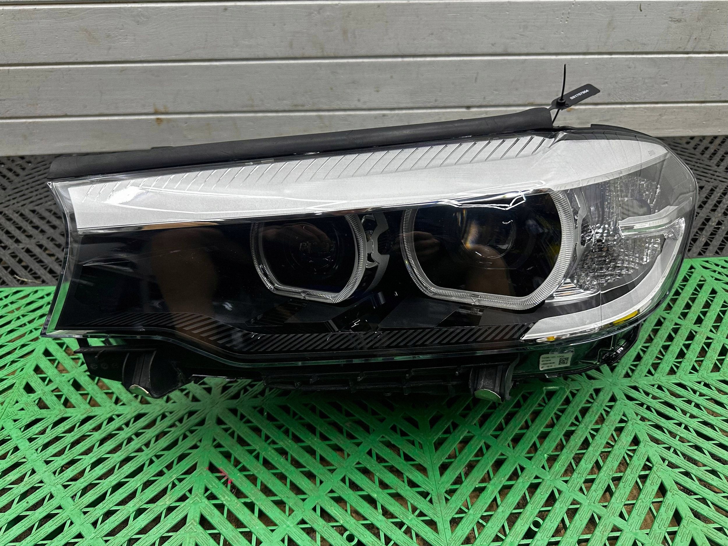 light front side left BMW 5 G30 G31 7439183